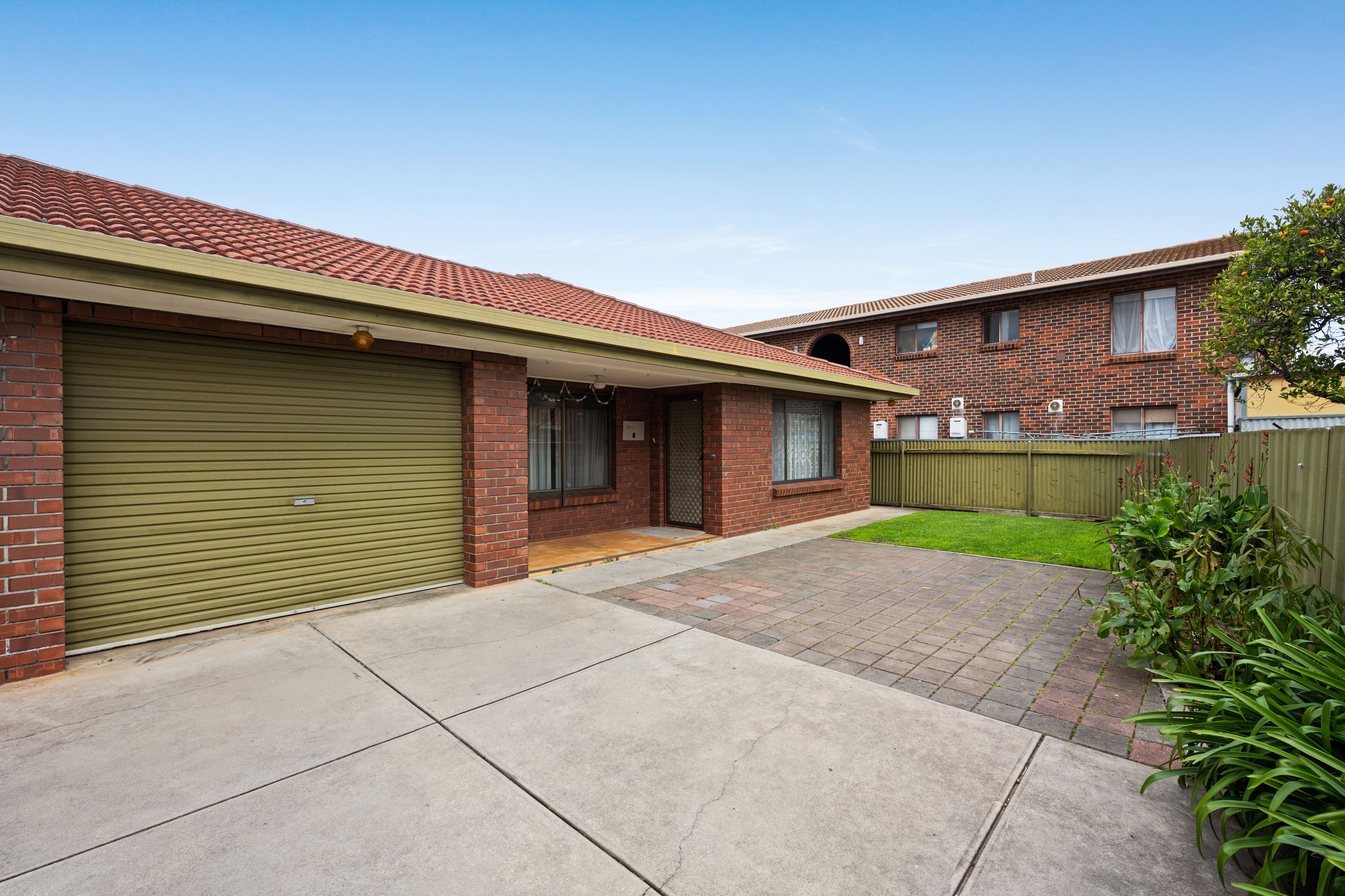 2 Rowney Avenue — photo 8 of 29