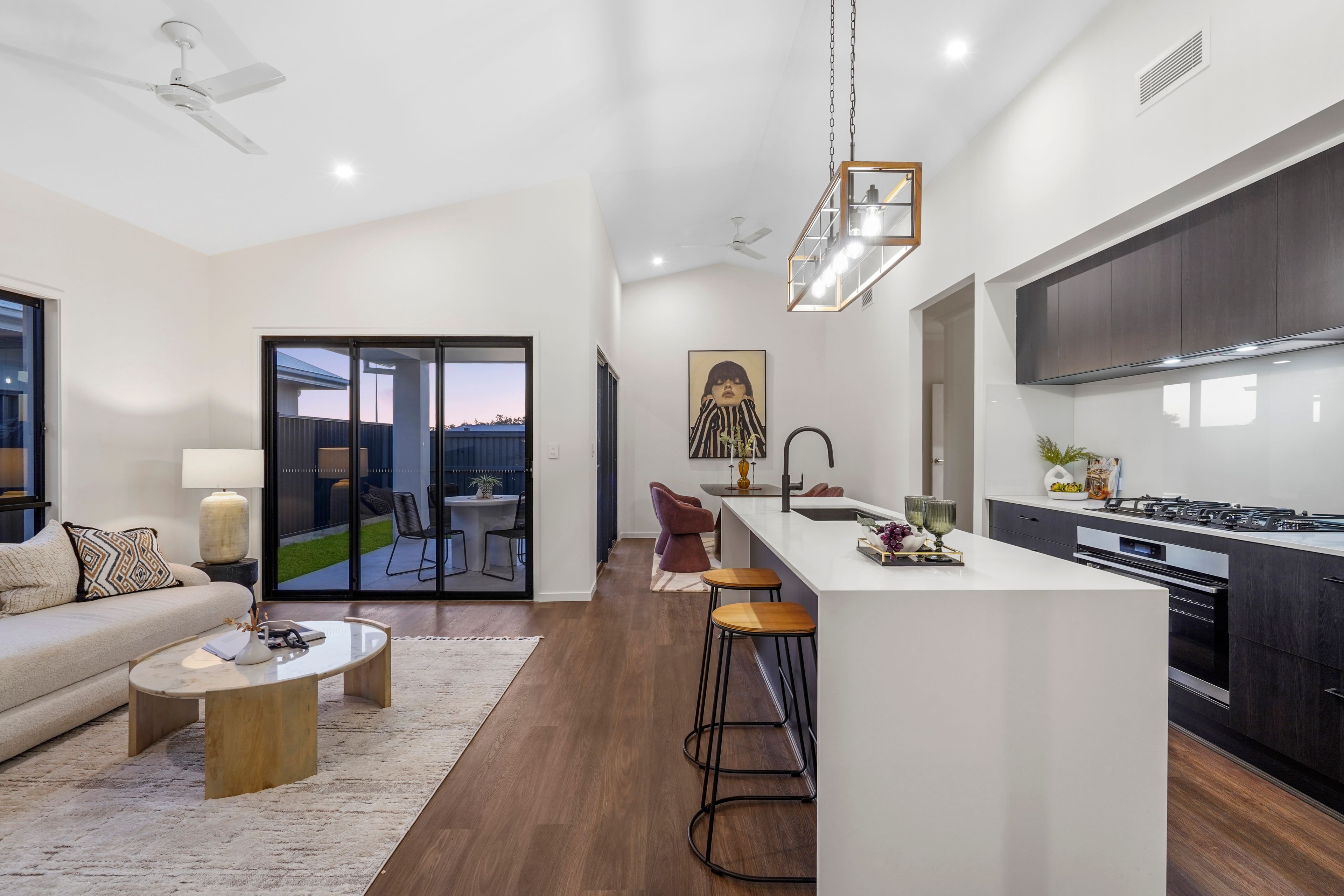 48 Solaris Crescent — photo 9 of 27