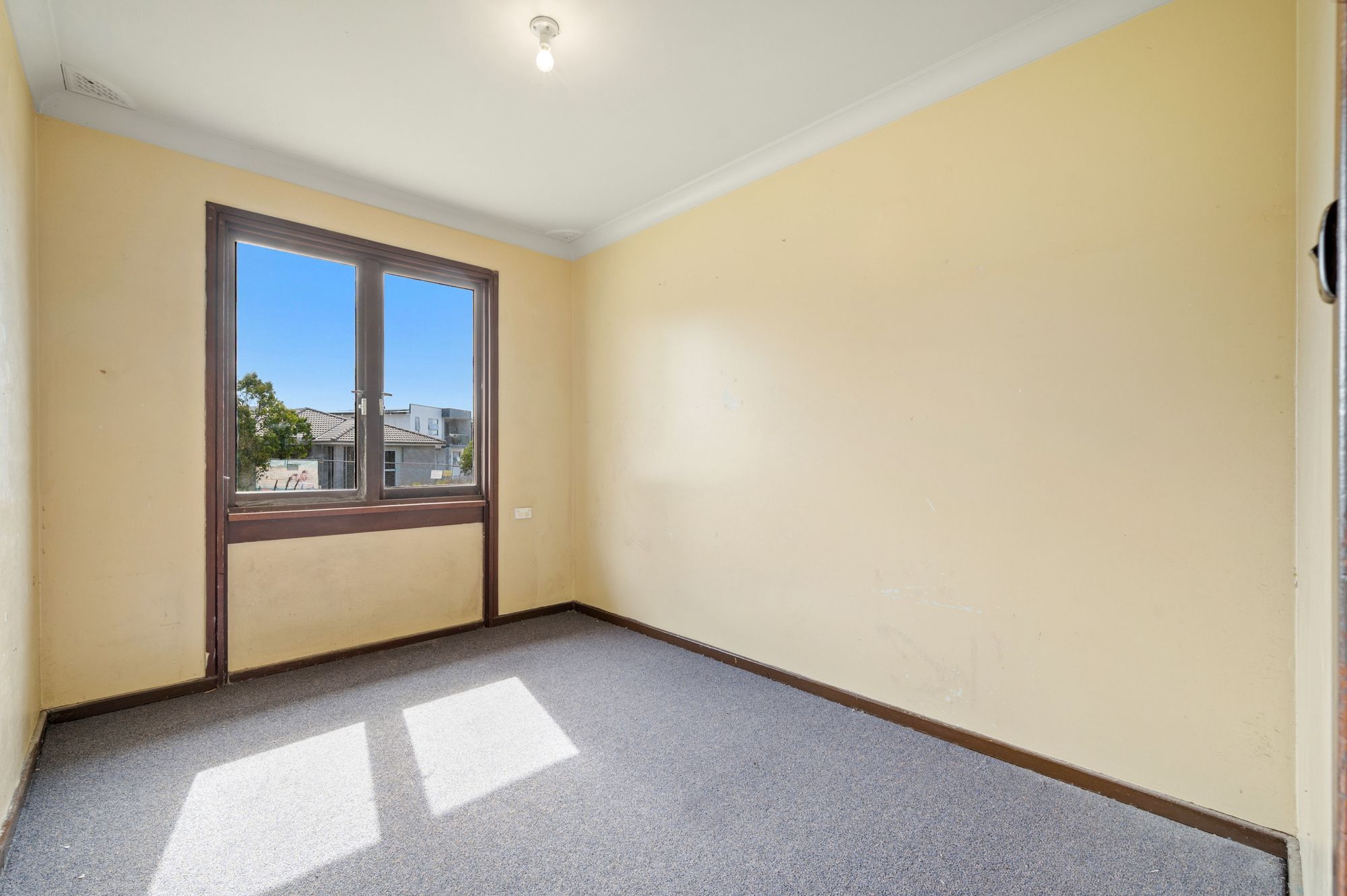28 Docharty Street — photo 10 of 12