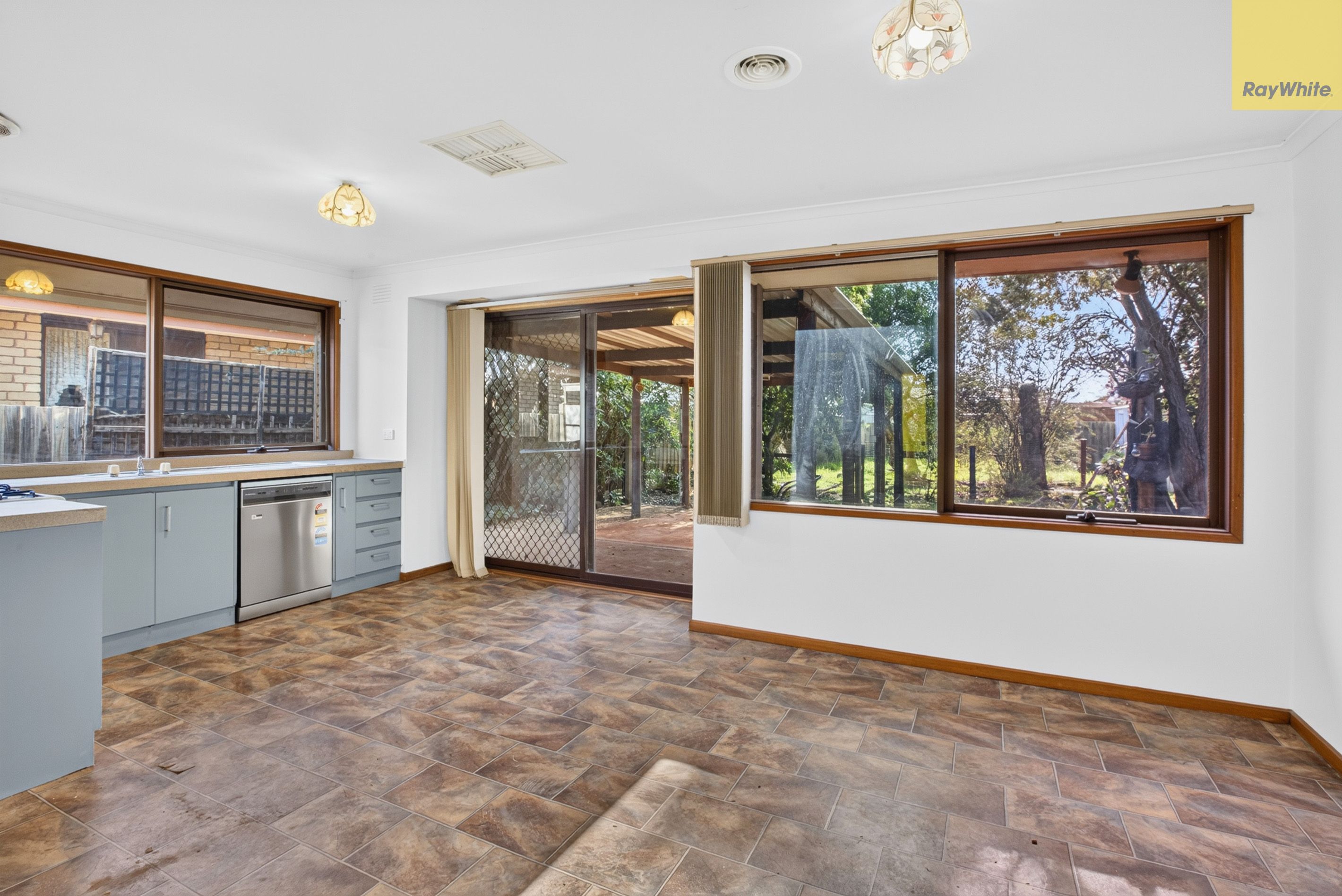 15 Sturt Road, Melton South, VIC 3338