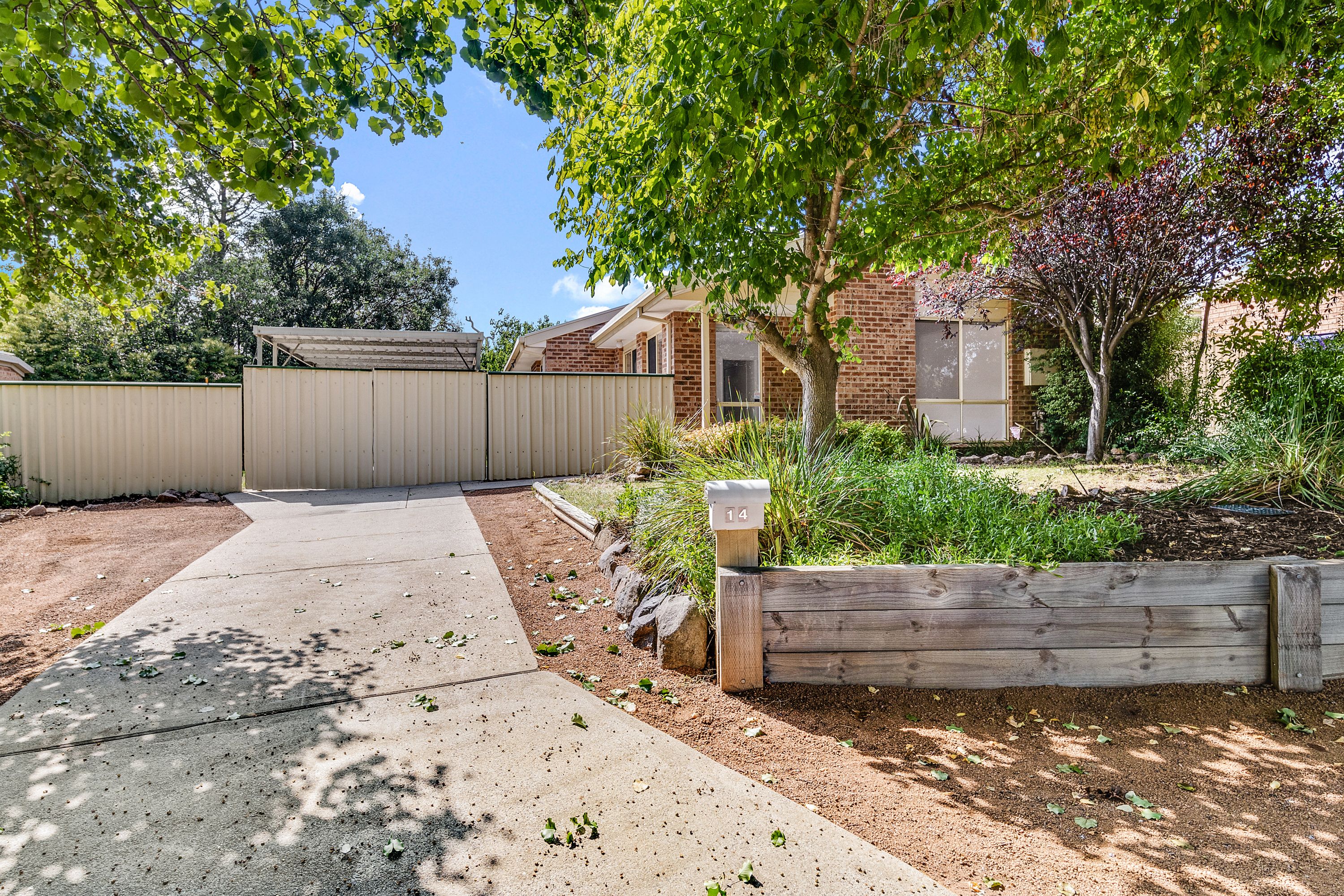 14 Mathews Place, Banks ACT 2906