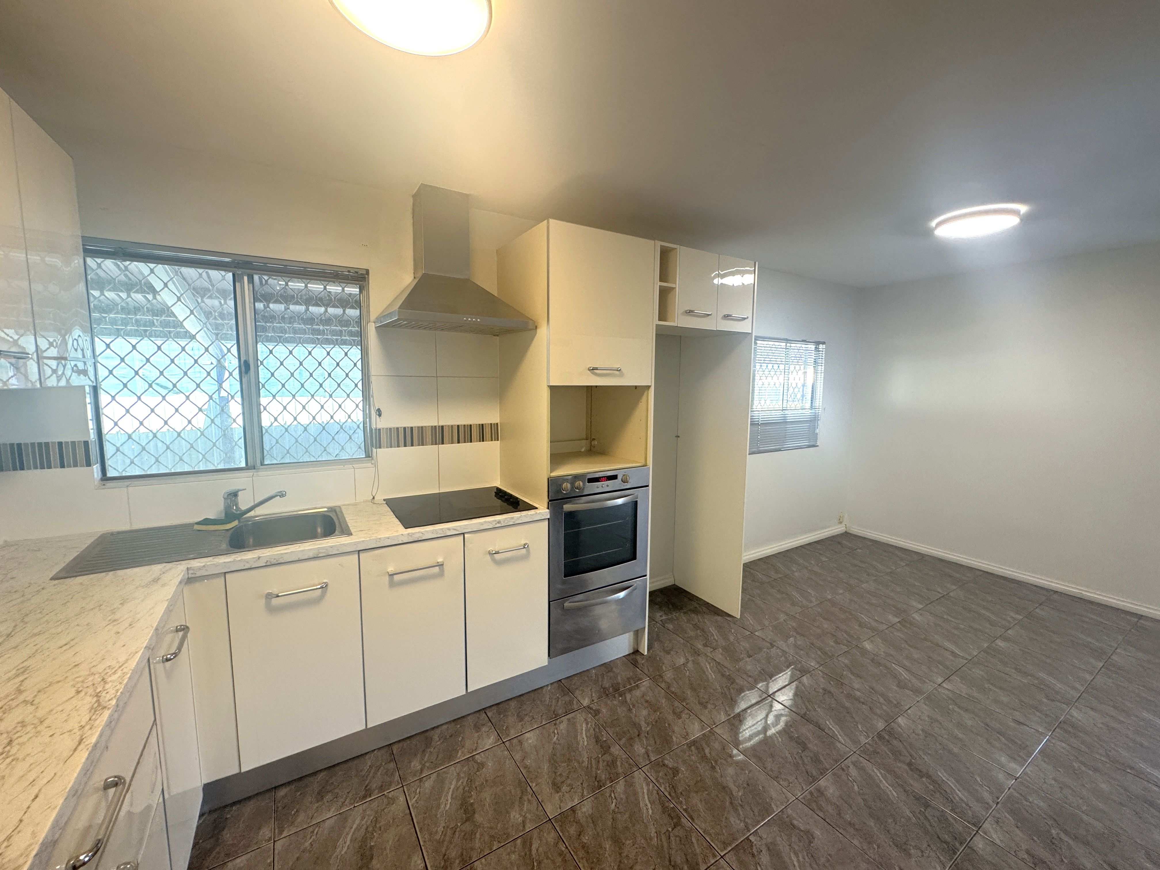 66 Robinson Street — photo 11 of 30