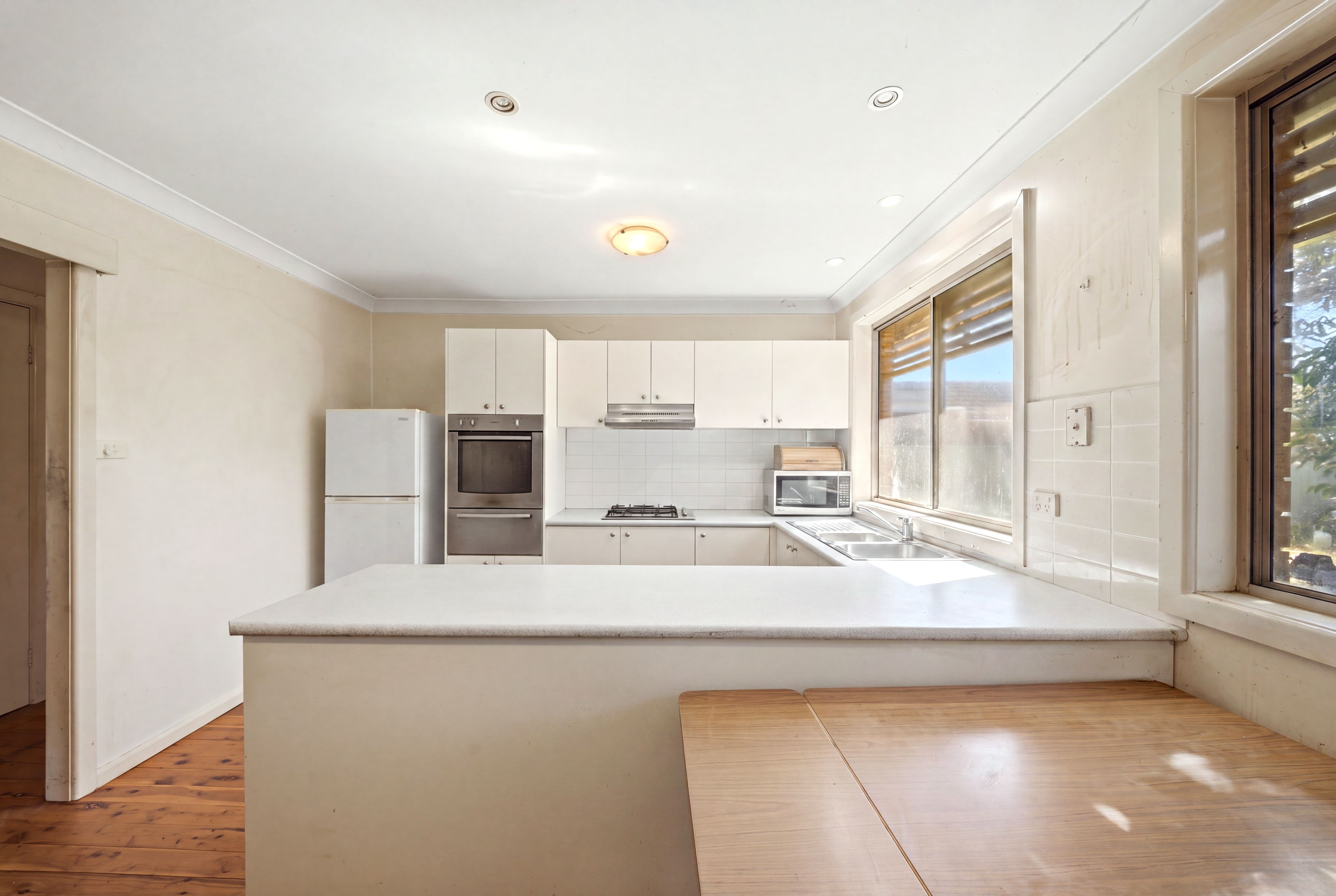 14 Milton Close — photo 5 of 9