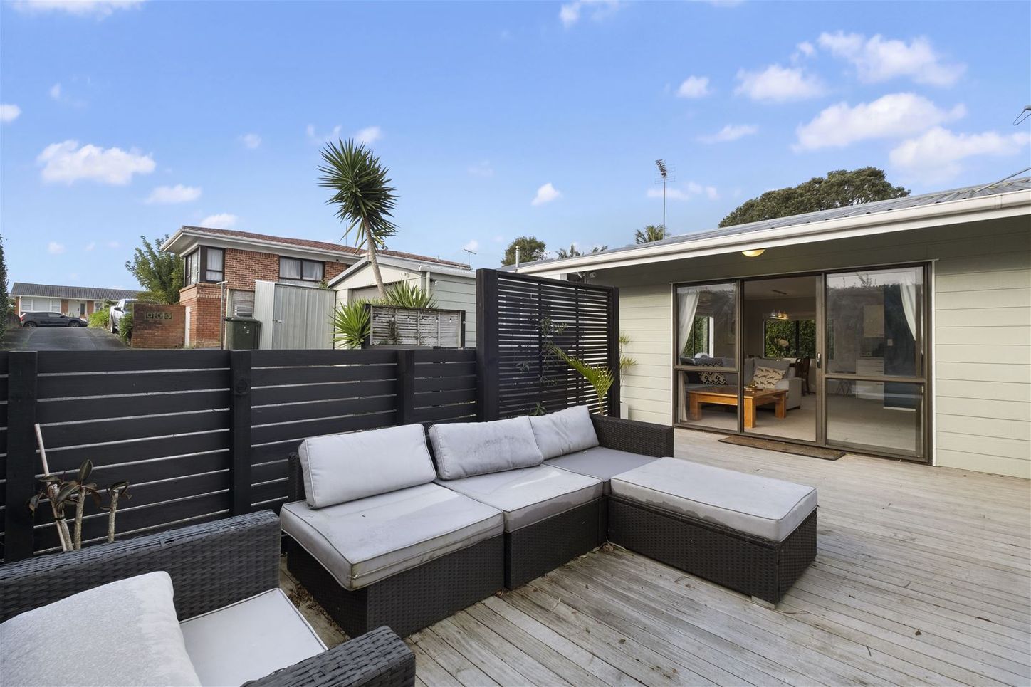 2/28 Rodney Street, Howick, Manukau City