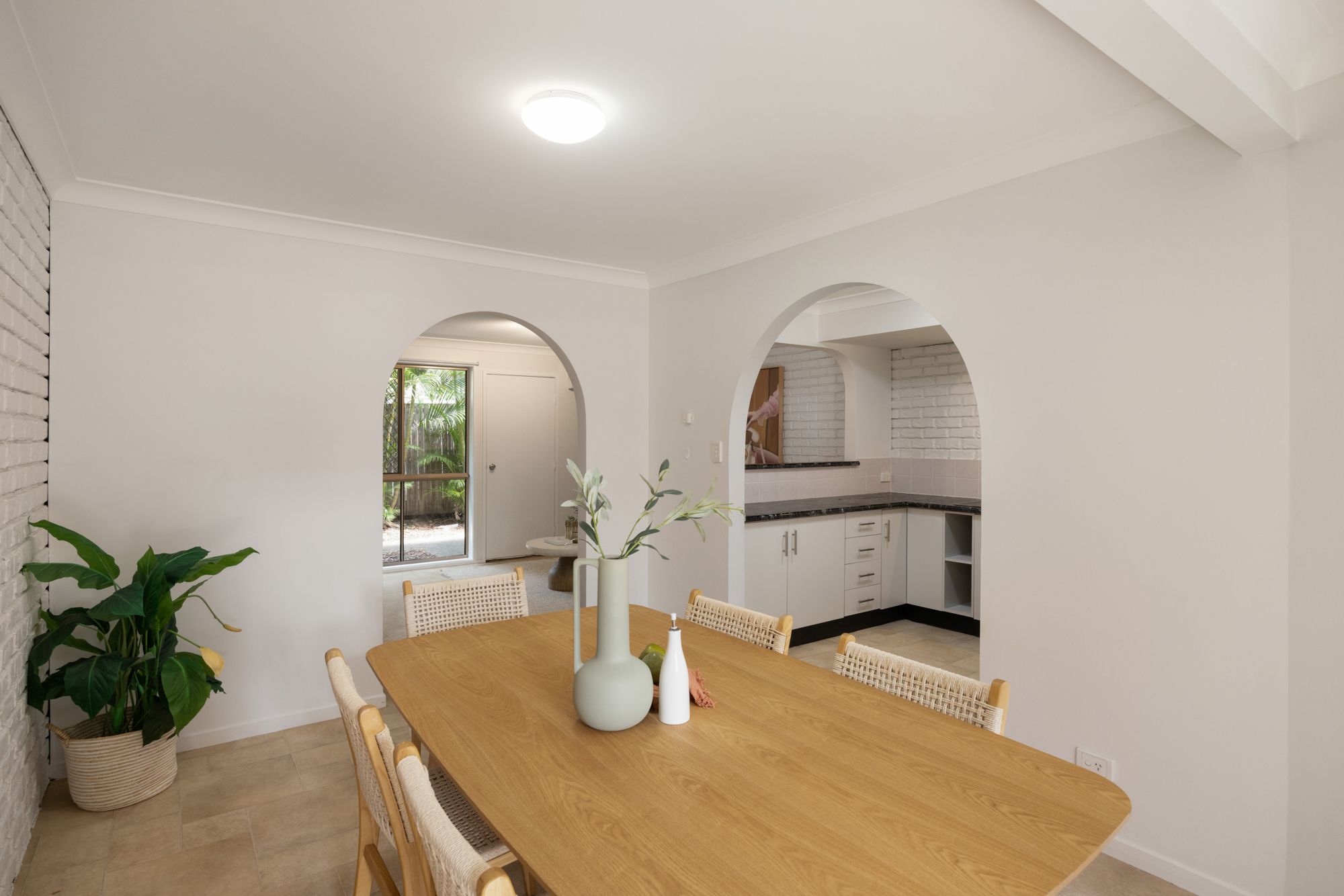 2/18 Orana Street — photo 5 of 13