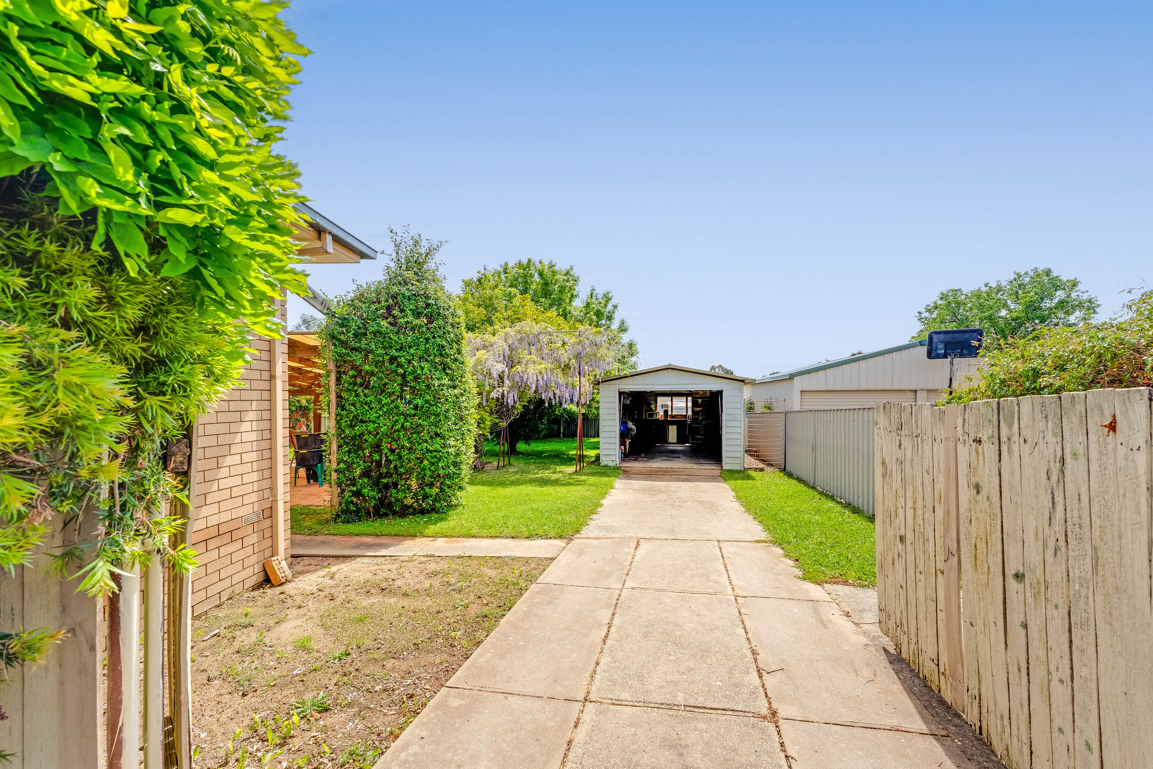 34 Morgan Crescent — photo 3 of 25