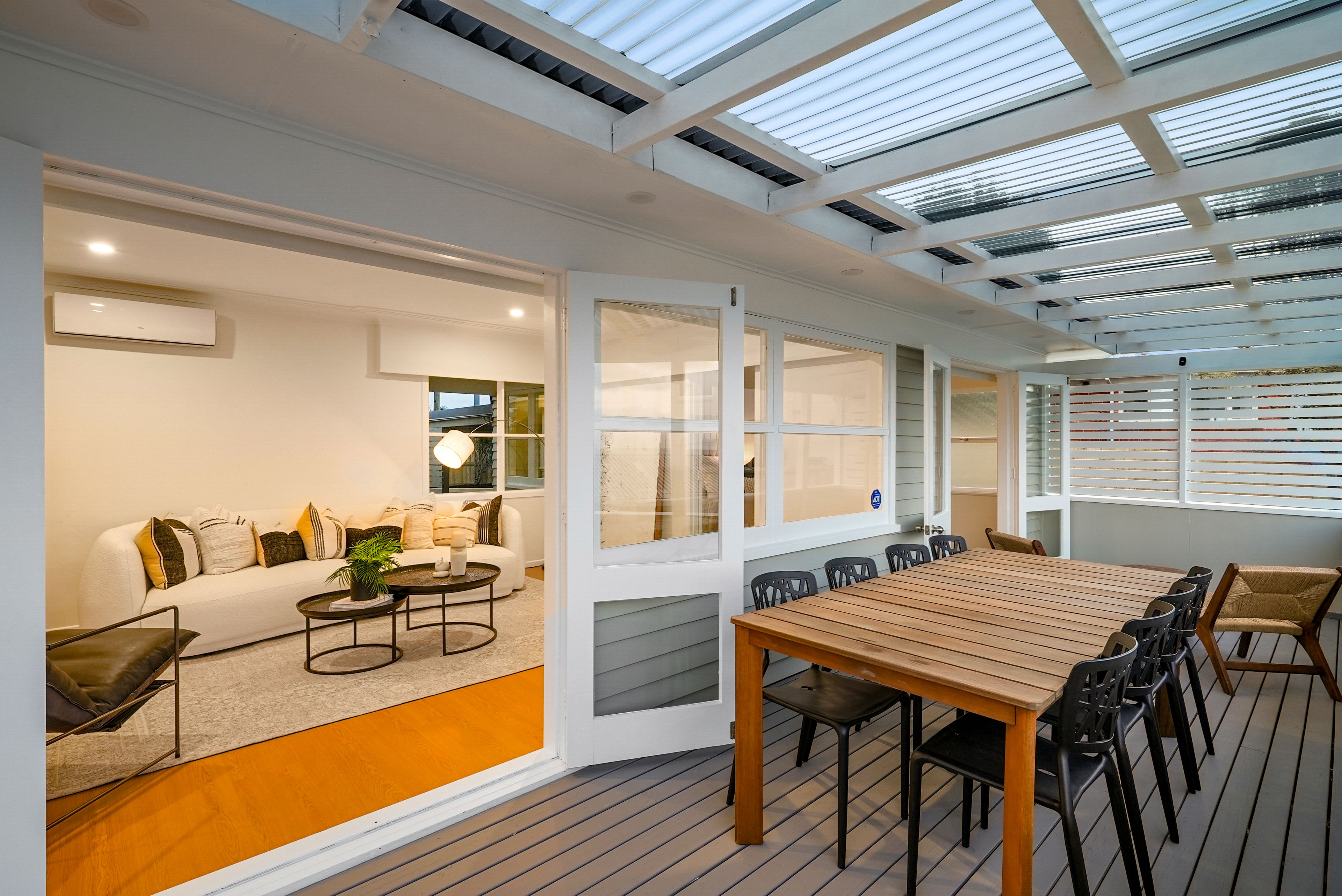 313 East Coast Road, Mairangi Bay, North Shore City