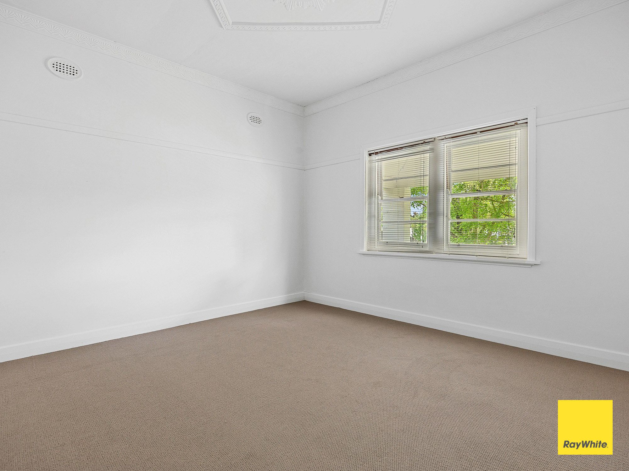 82 Mcivor Road — photo 4 of 6
