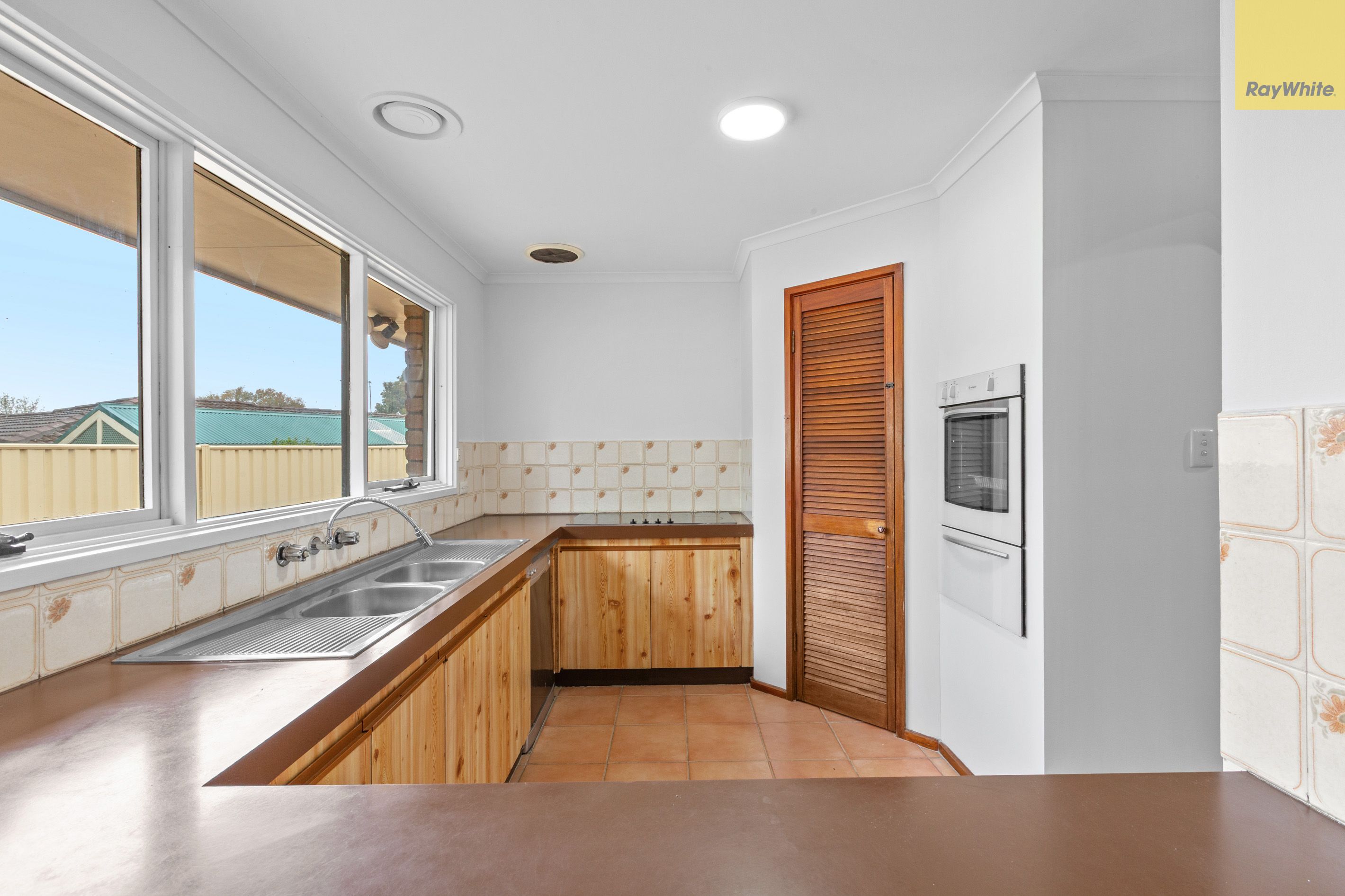 5 Lumea Place, Melton West, VIC 3337