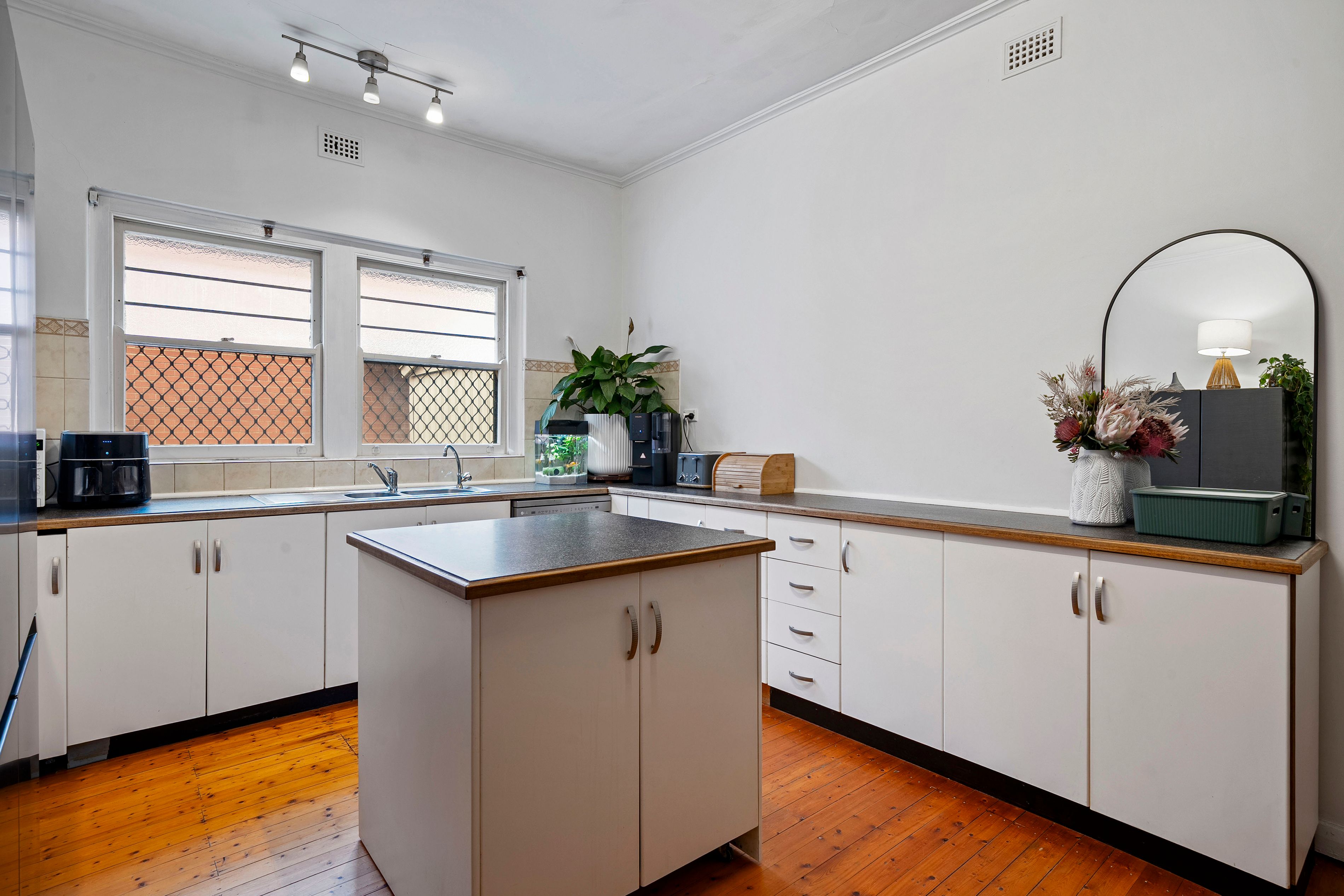 65 Clifton Street — photo 6 of 20