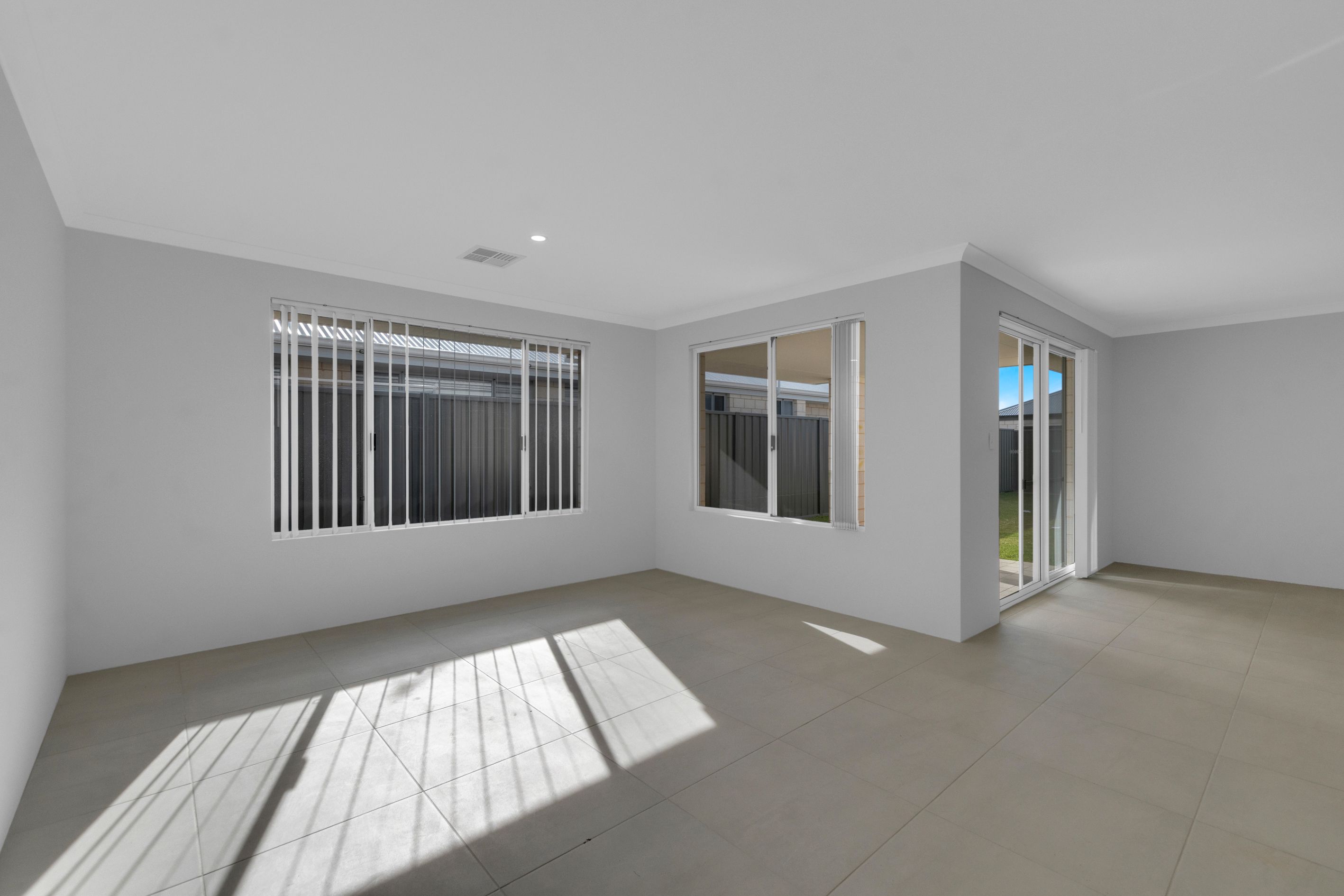 10 Carbine Way, Lakelands, WA 6180