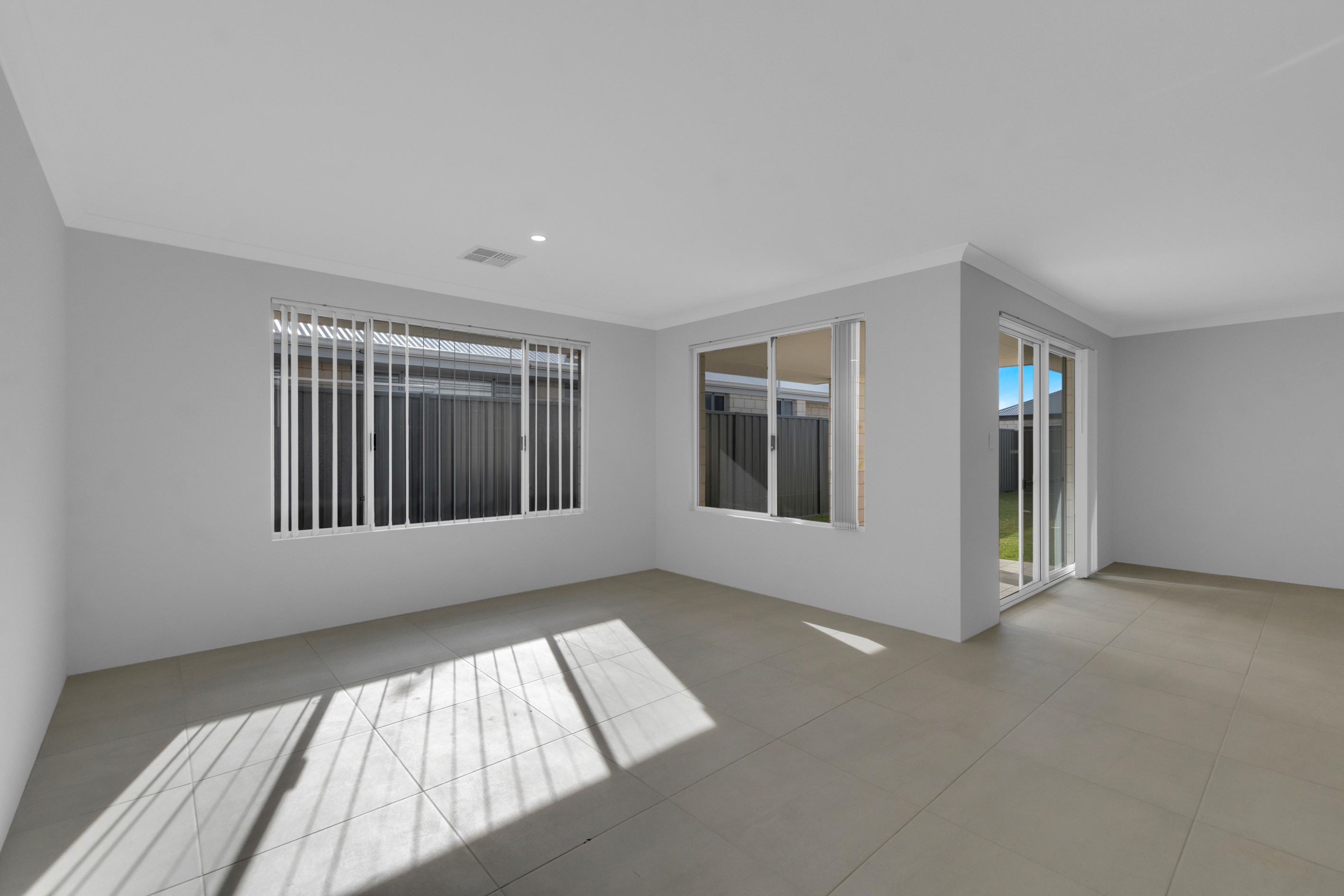 10 Carbine Way, Lakelands, WA 6180