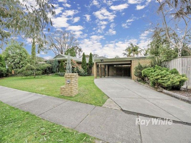 9 Mowbray Drive, Wantirna South, VIC 3152