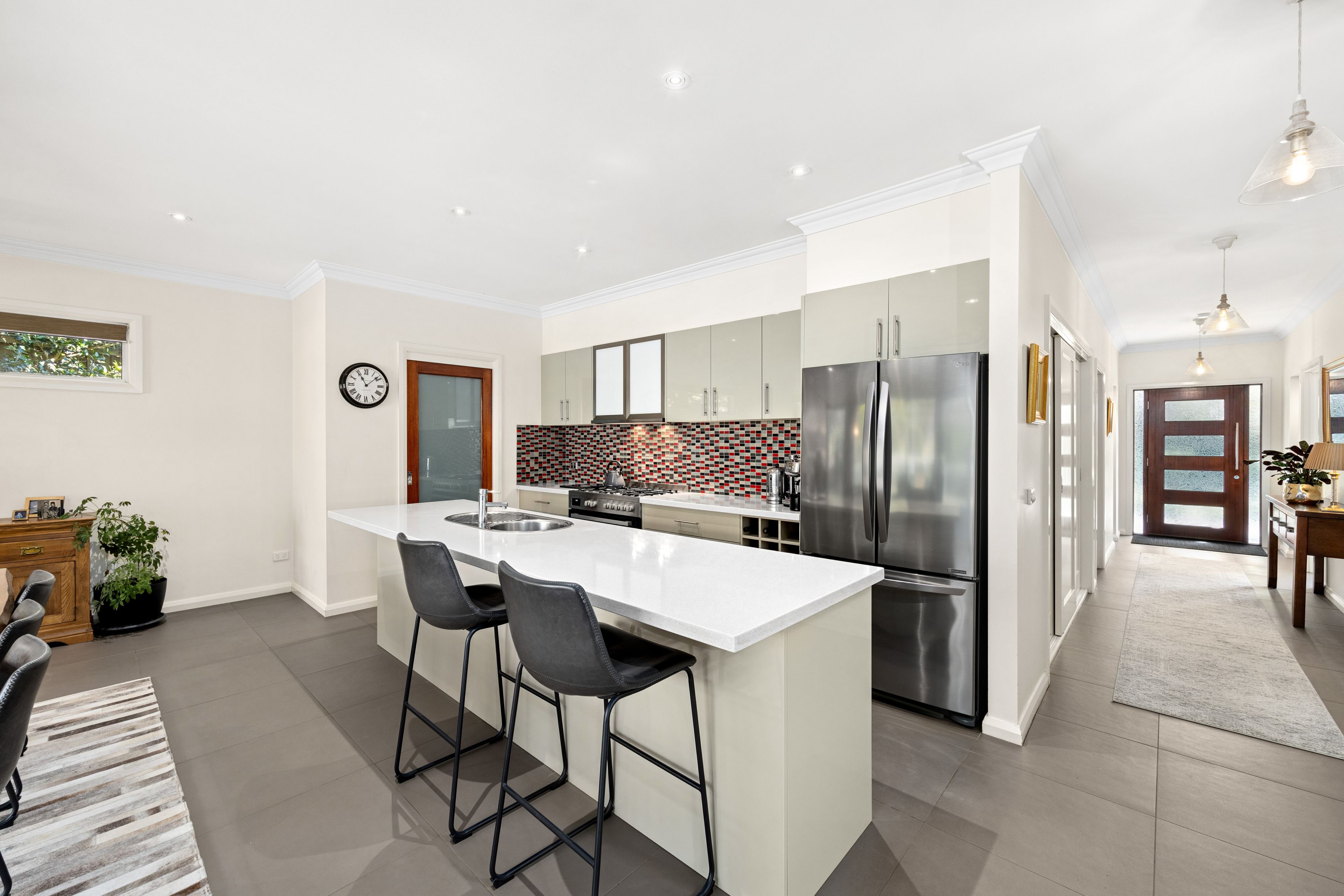 18 Gwendoline Avenue, Woodend, VIC 3442