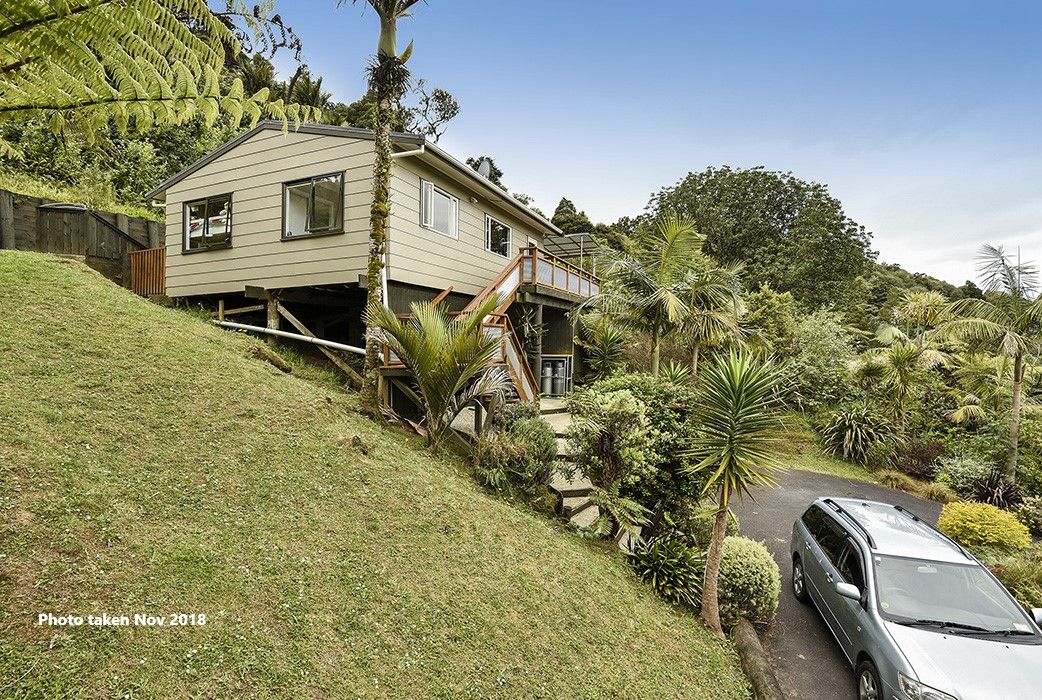 8 Warner Park Avenue, Laingholm, Waitakere City