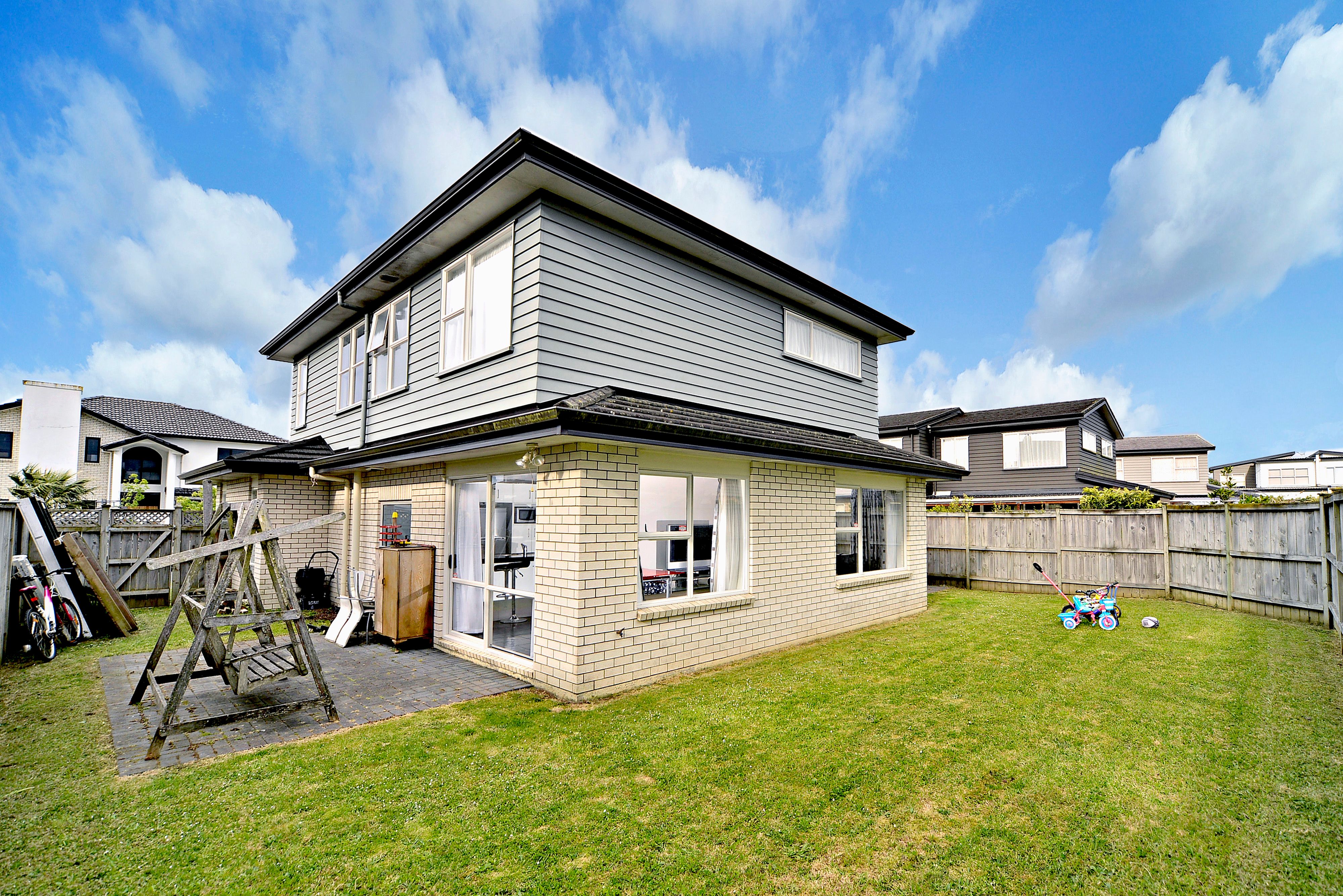22 MONTANEZ Drive, Flat Bush, Manukau City