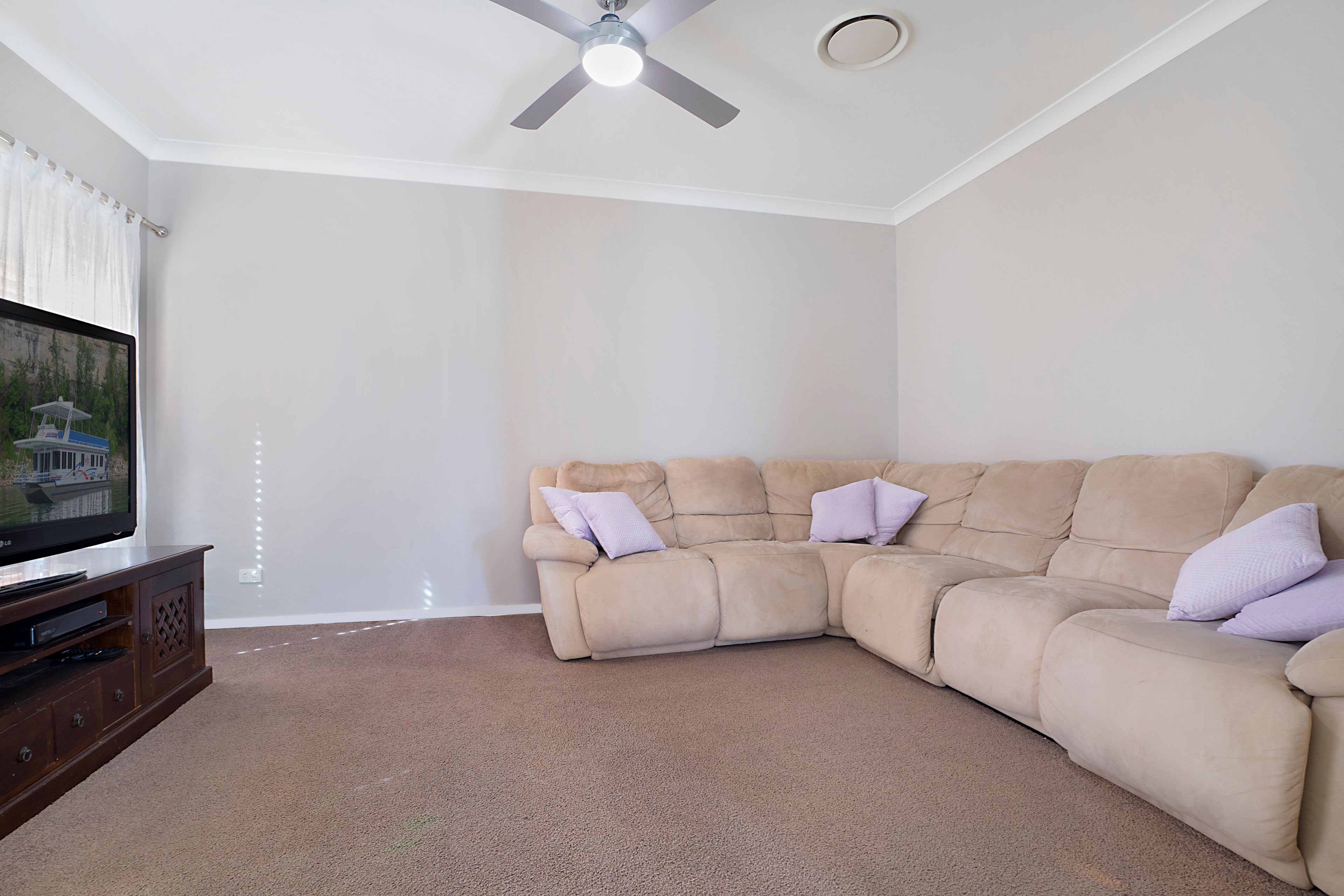 82 Canterbury Drive, Raworth, NSW 2321