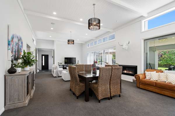 43 Bradley Avenue photo 1