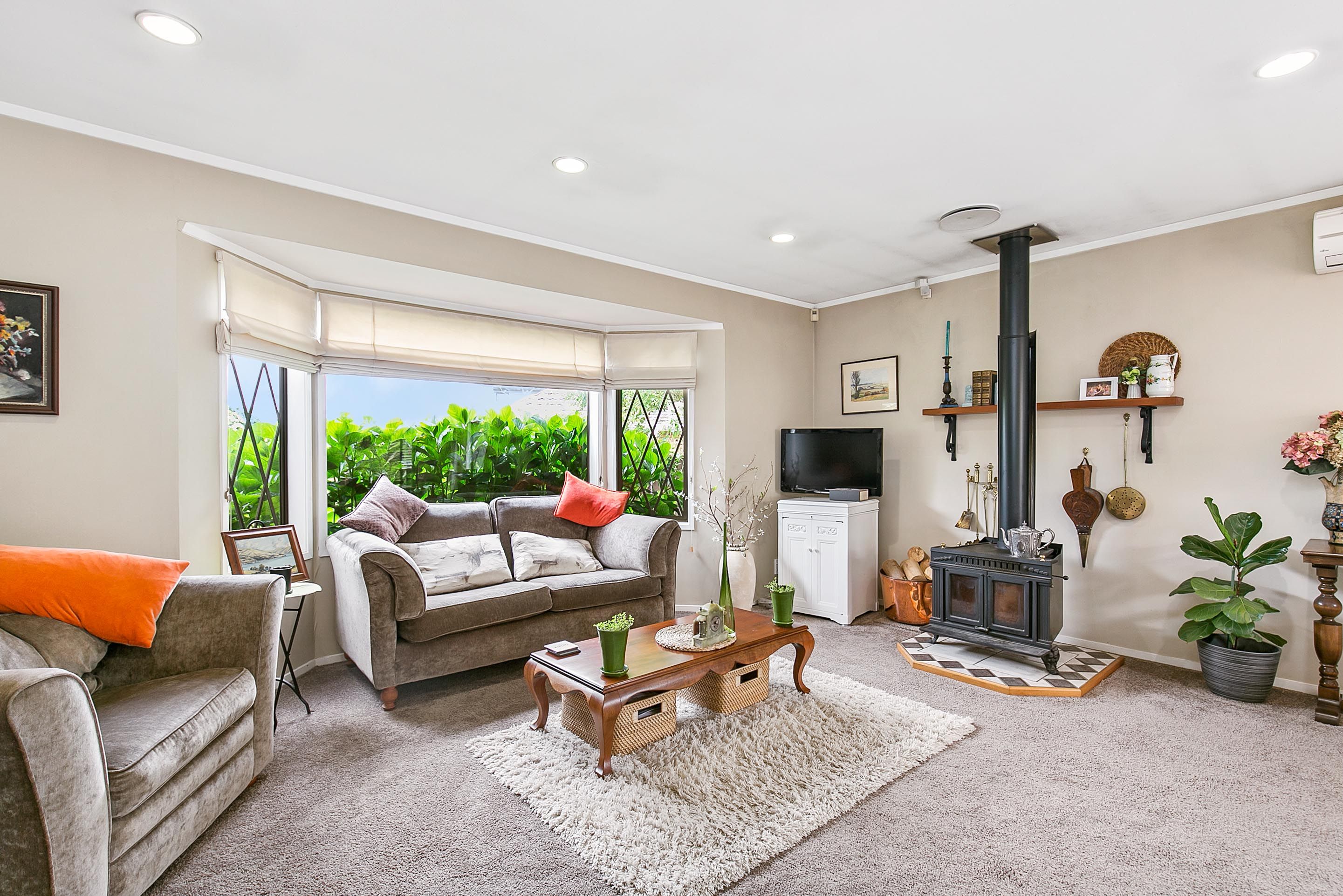 43 Majesty Place, Half Moon Bay, Manukau City