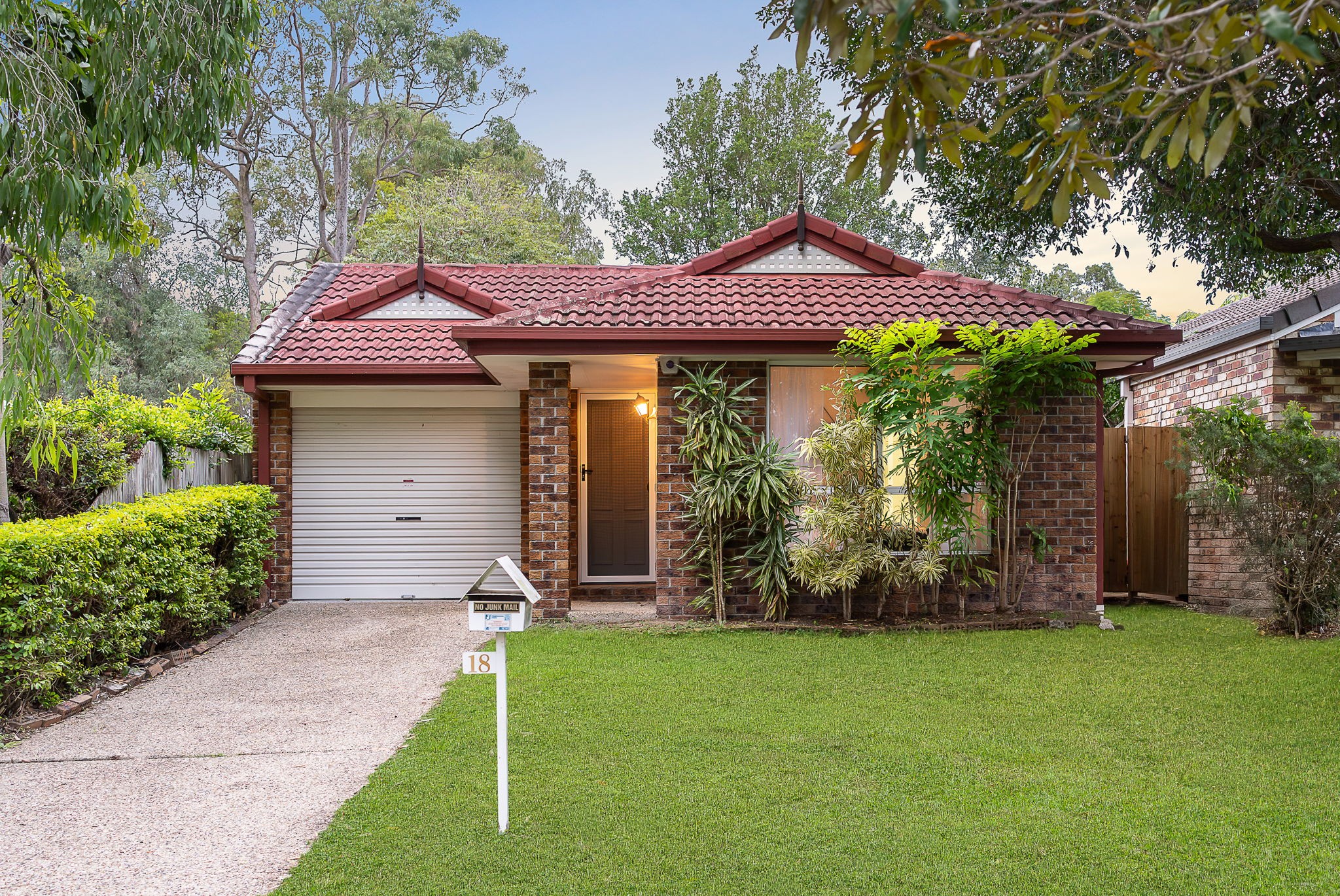 18 Dampier Crescent, Forest Lake, QLD 4078