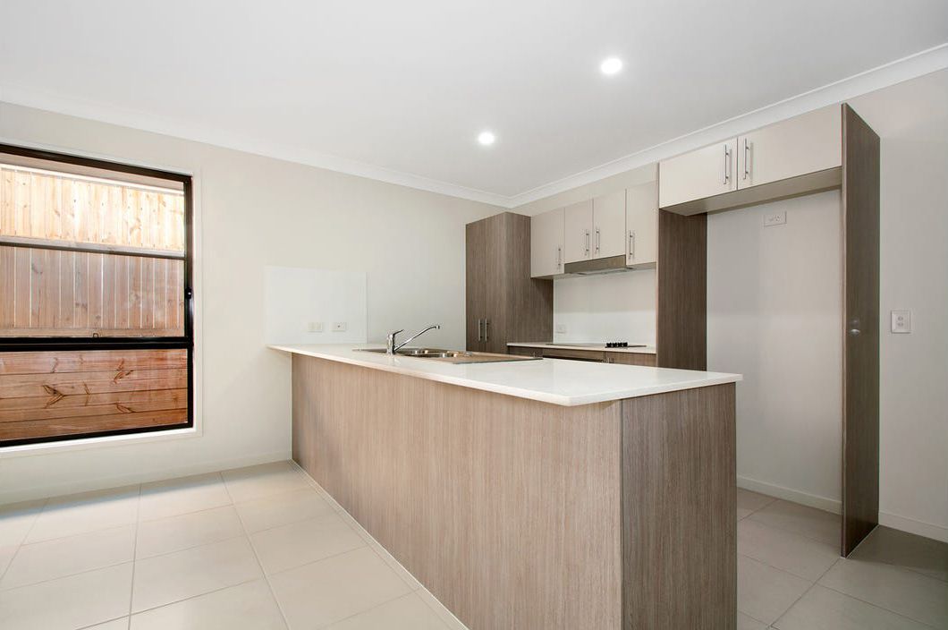 16 Rosella Street — photo 4 of 15
