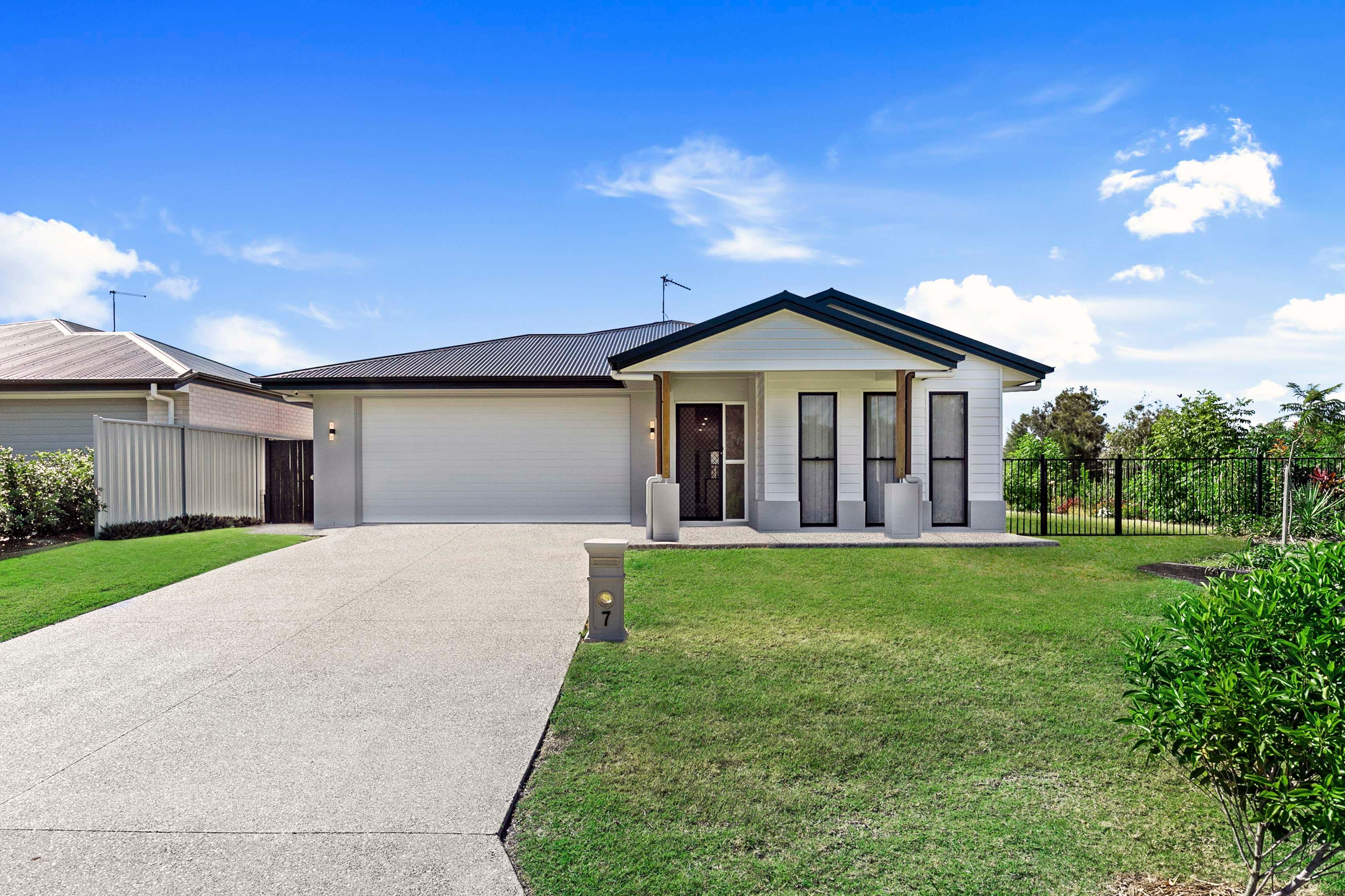 7 Echo Court, Eli Waters, QLD 4655