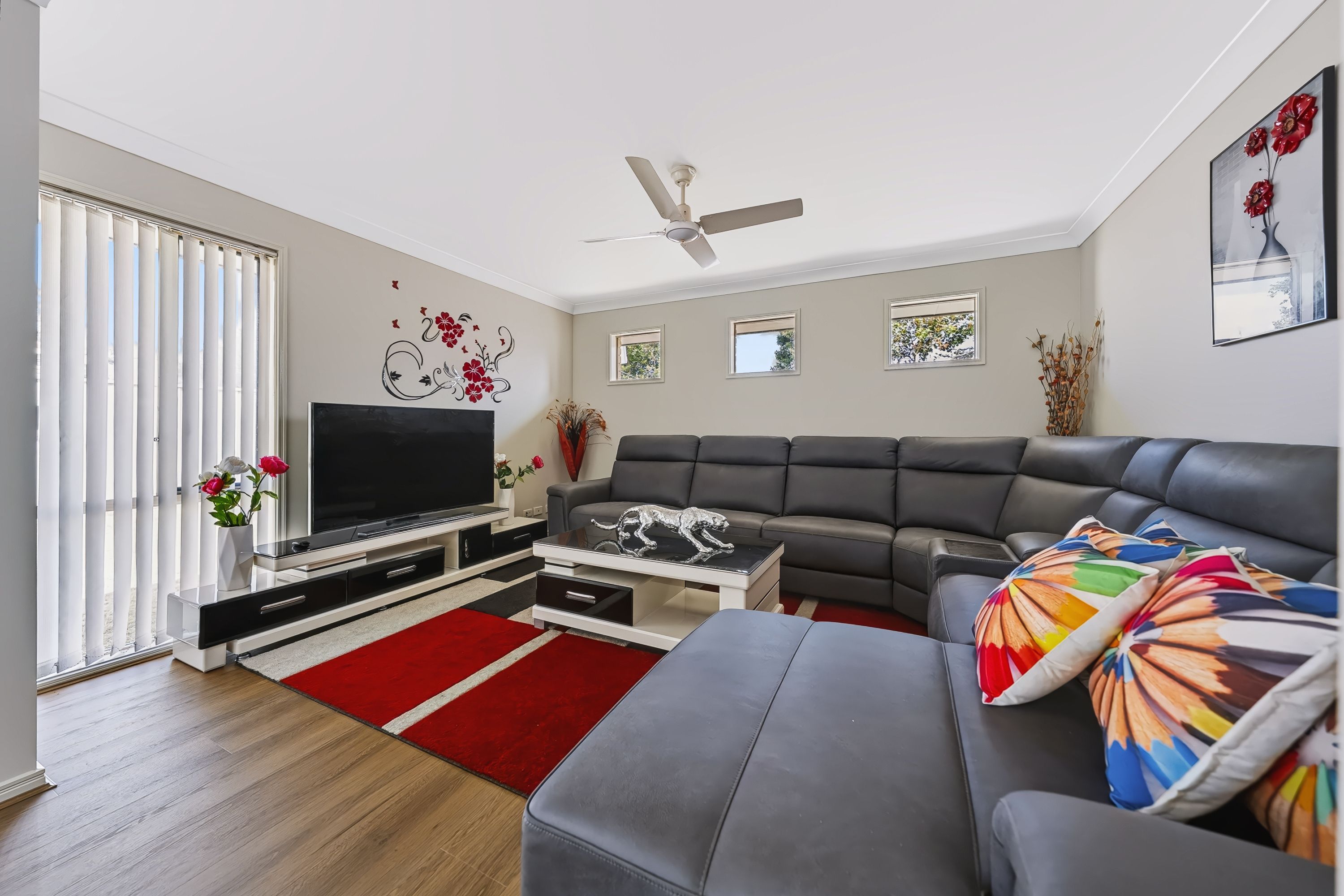4 Whitfield Crescent — photo 10 of 24