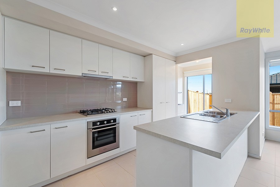 13 Kenora Way, MICKLEHAM, VIC 3064