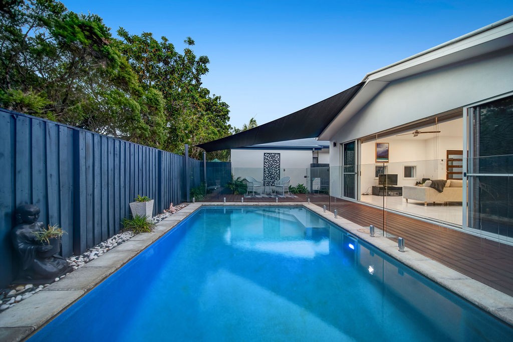 6 Dominica Place, Kawana Island, QLD 4575