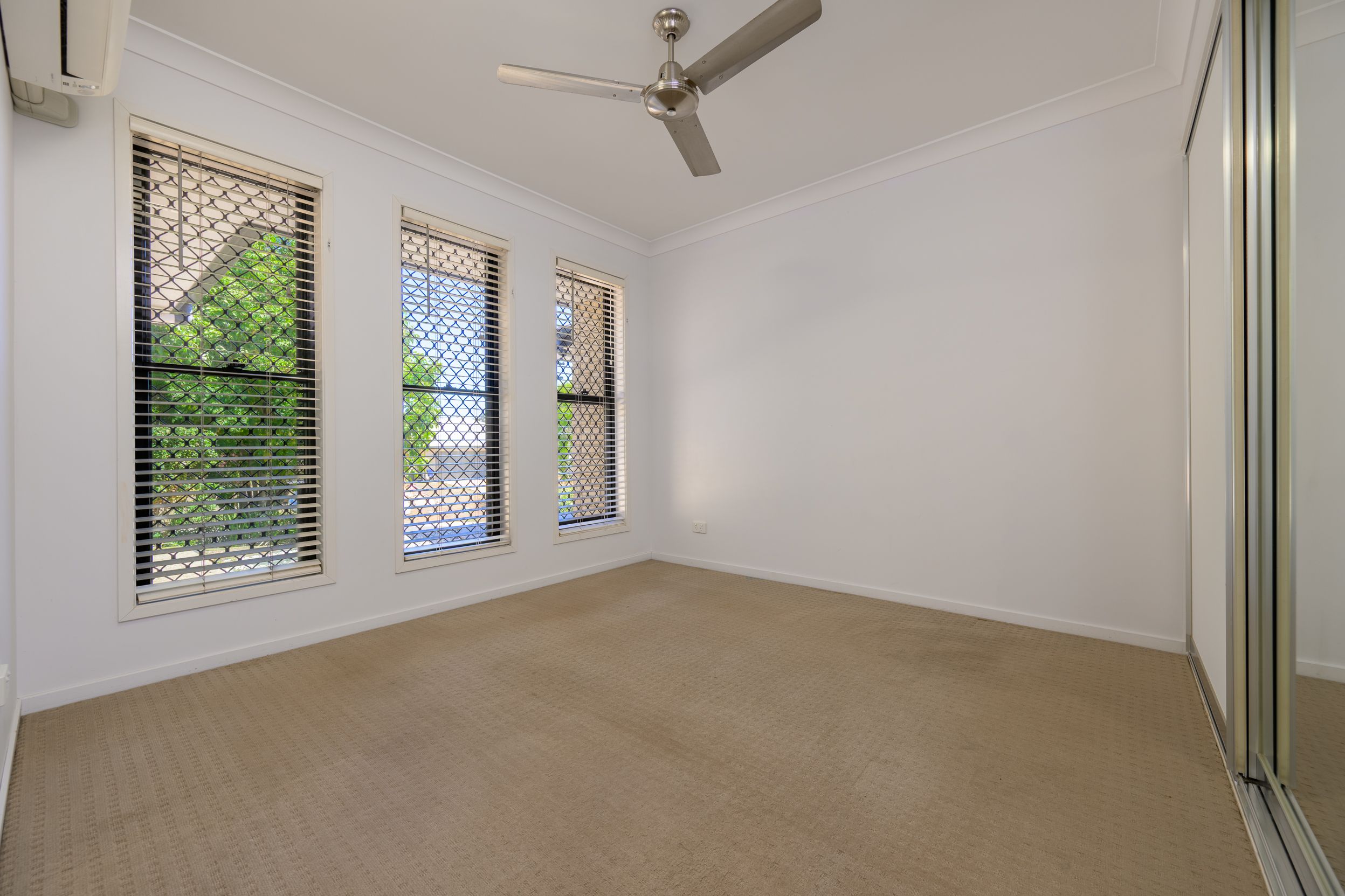 13 Redgum Drive — photo 9 of 16