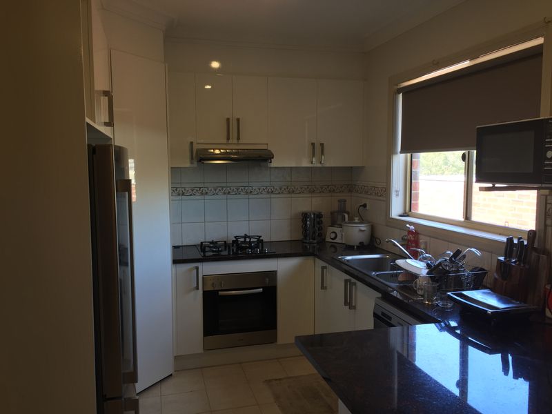 1 21 Beaconsfield Road Briar Hill Vic Rental Townhouse Leased