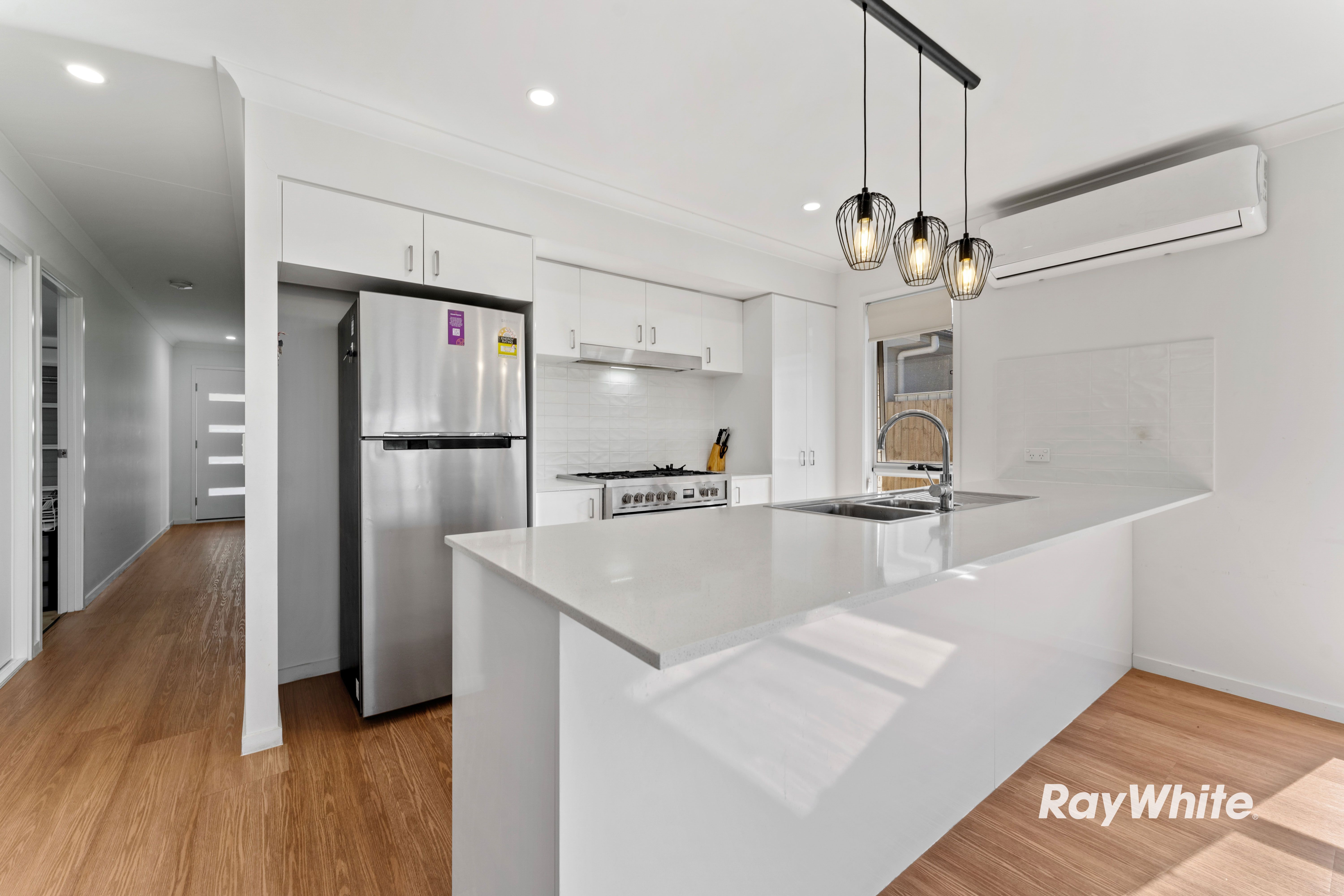 48 Niels Crescent, Park Ridge, QLD 4125