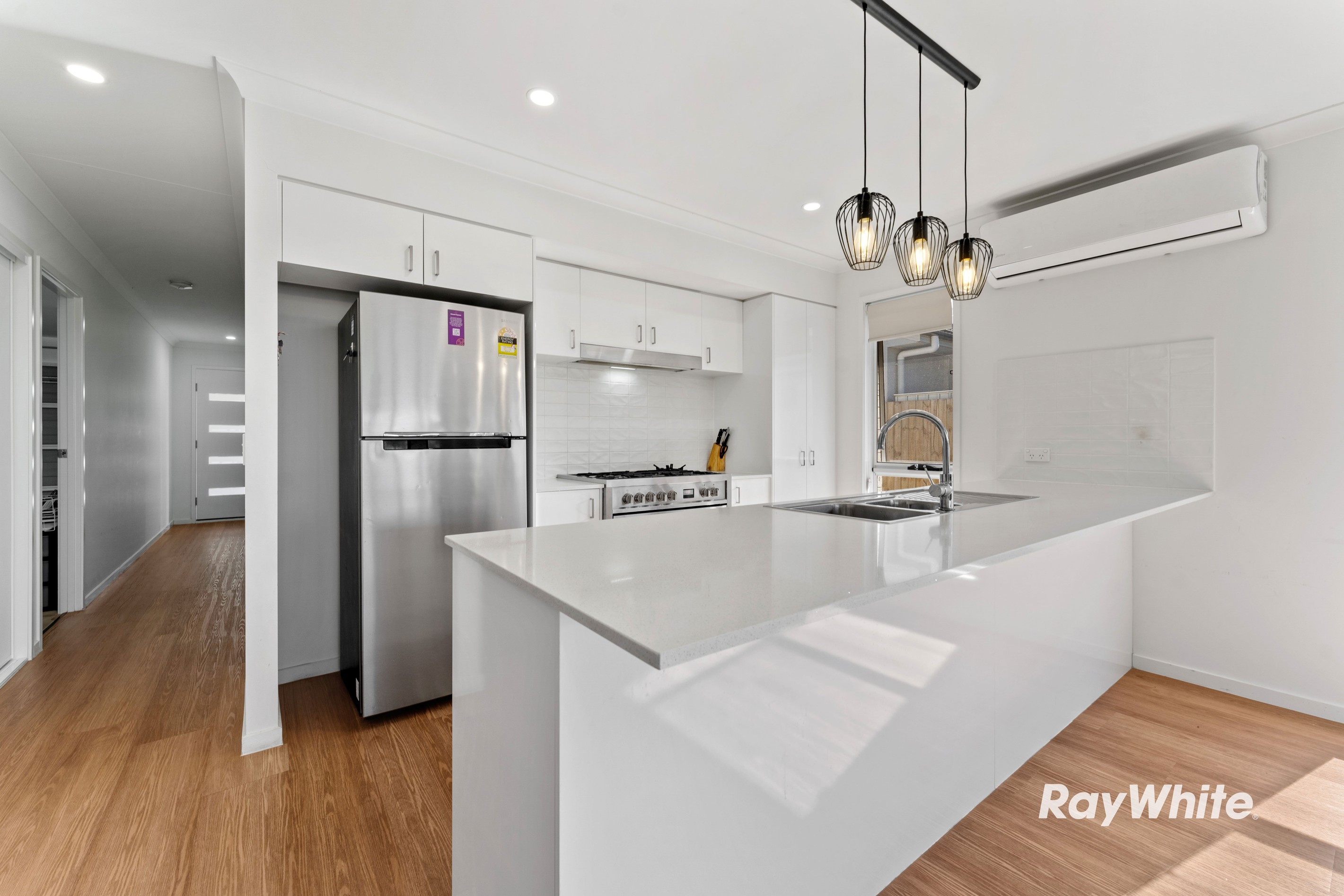 48 Niels Crescent, Park Ridge, QLD 4125