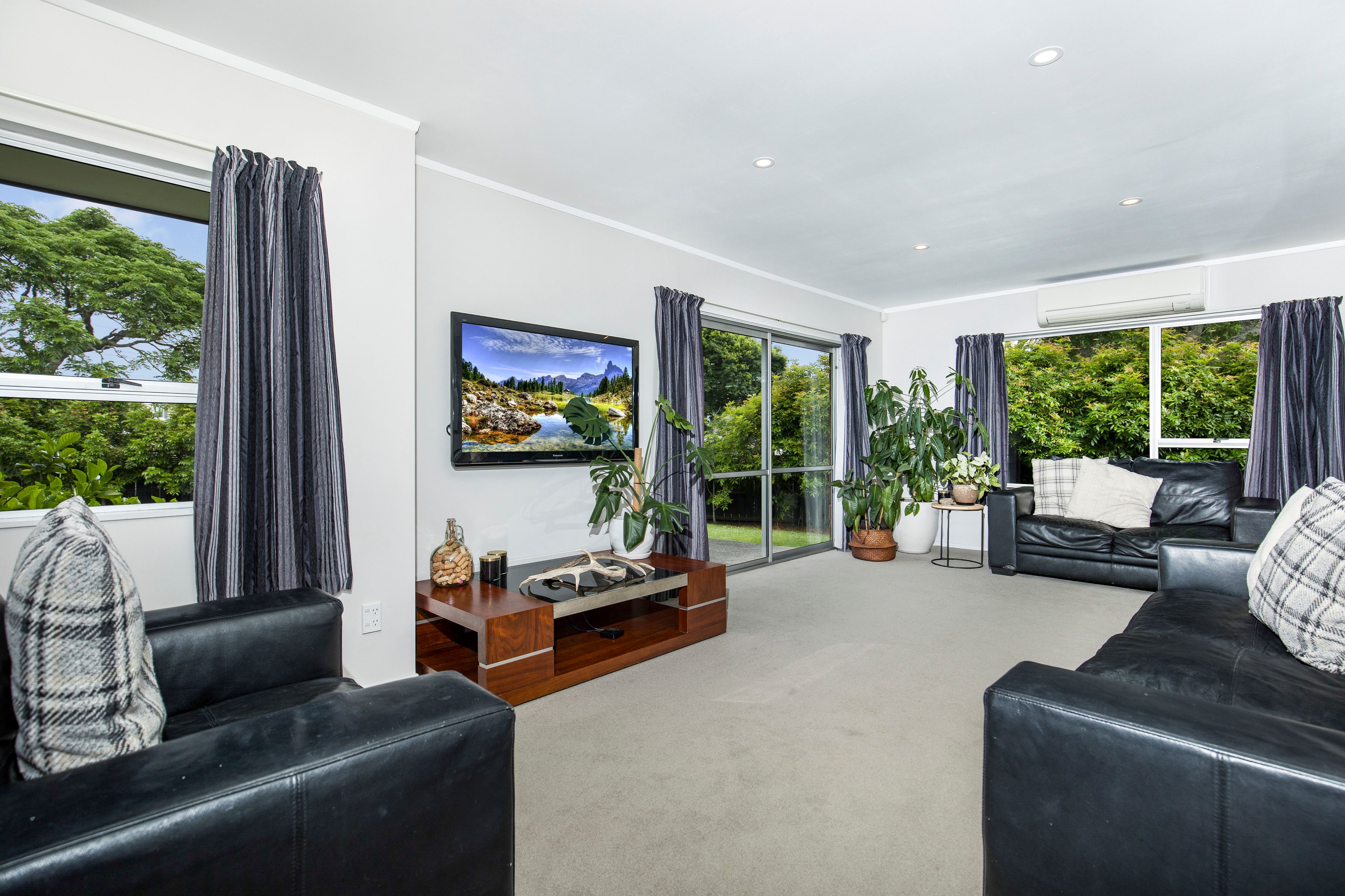 6 Corolu Place, Conifer Grove, Manukau City