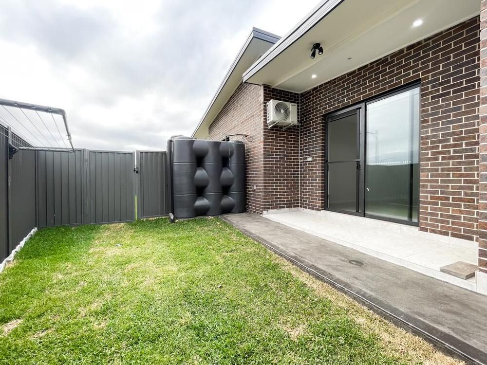2B Craig Lane, Spring Farm, NSW 2570