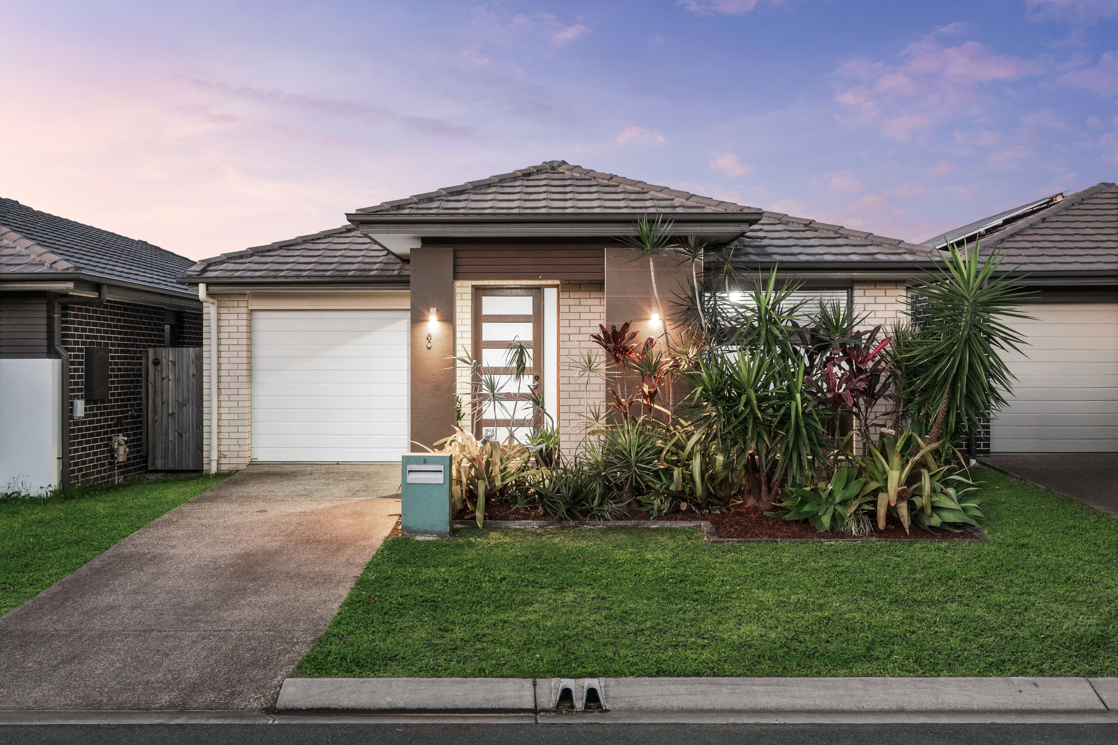 8 Comfort Street, South Ripley, QLD 4306