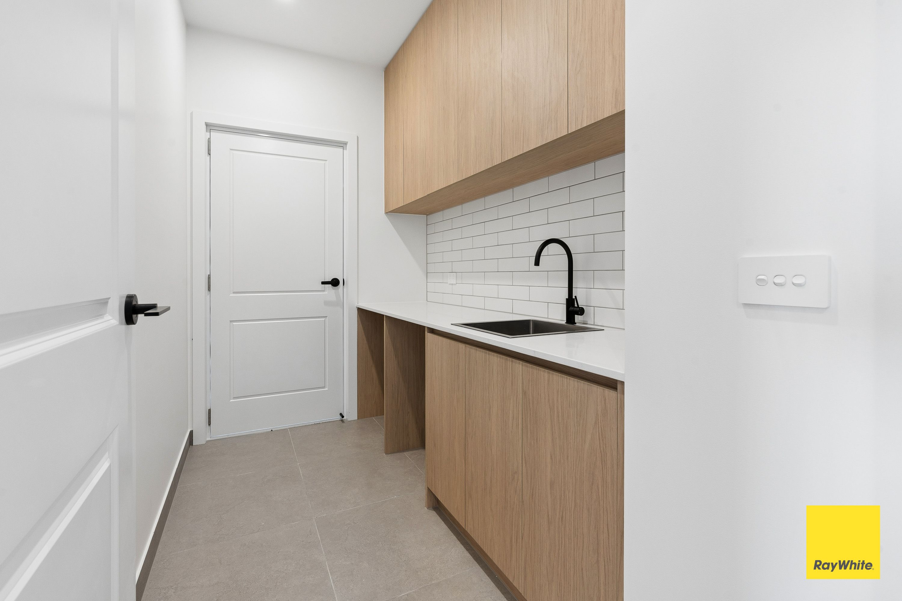 1/10 Amara Way — photo 12 of 18