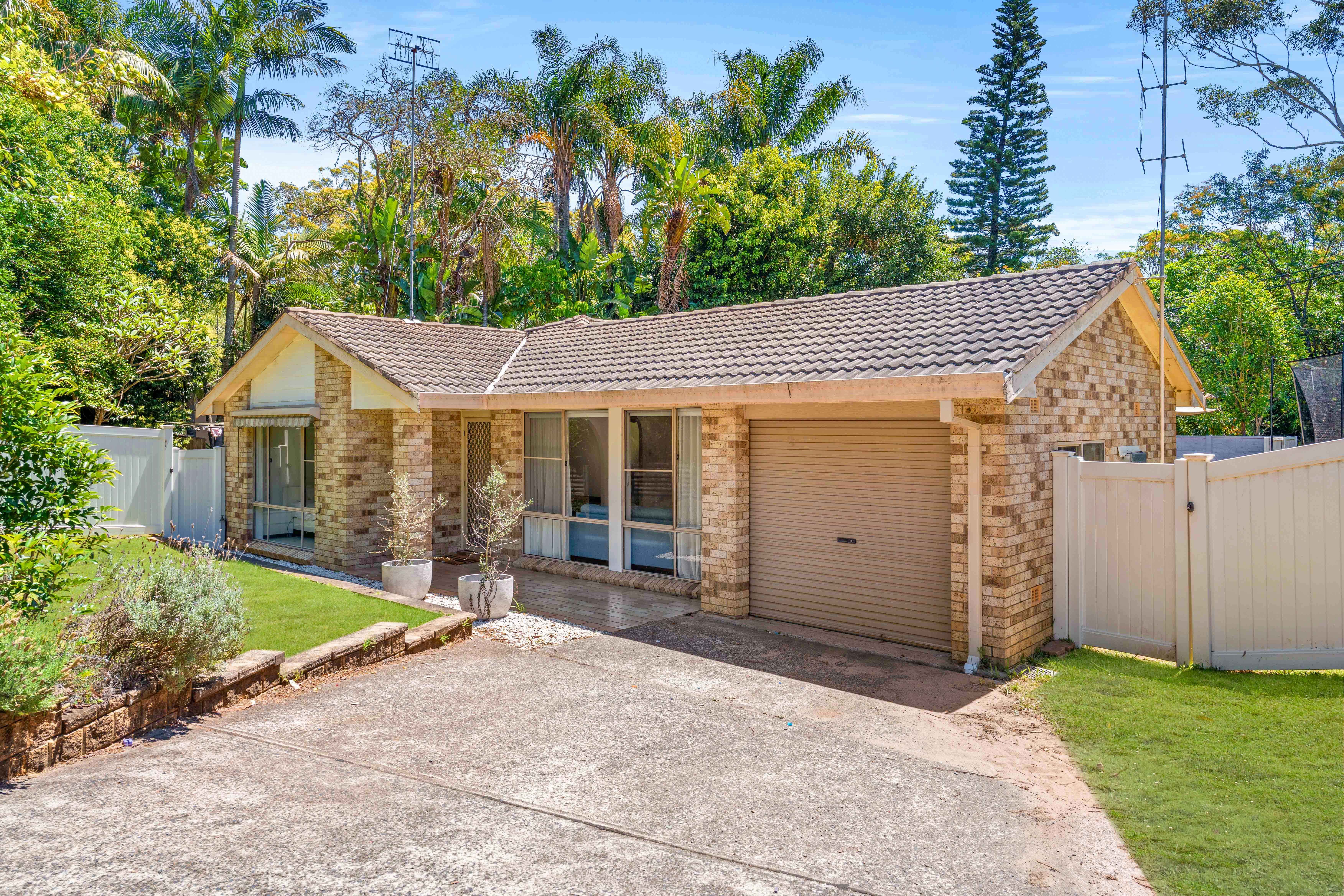 25 Hillside Road, Avoca Beach, NSW 2251
