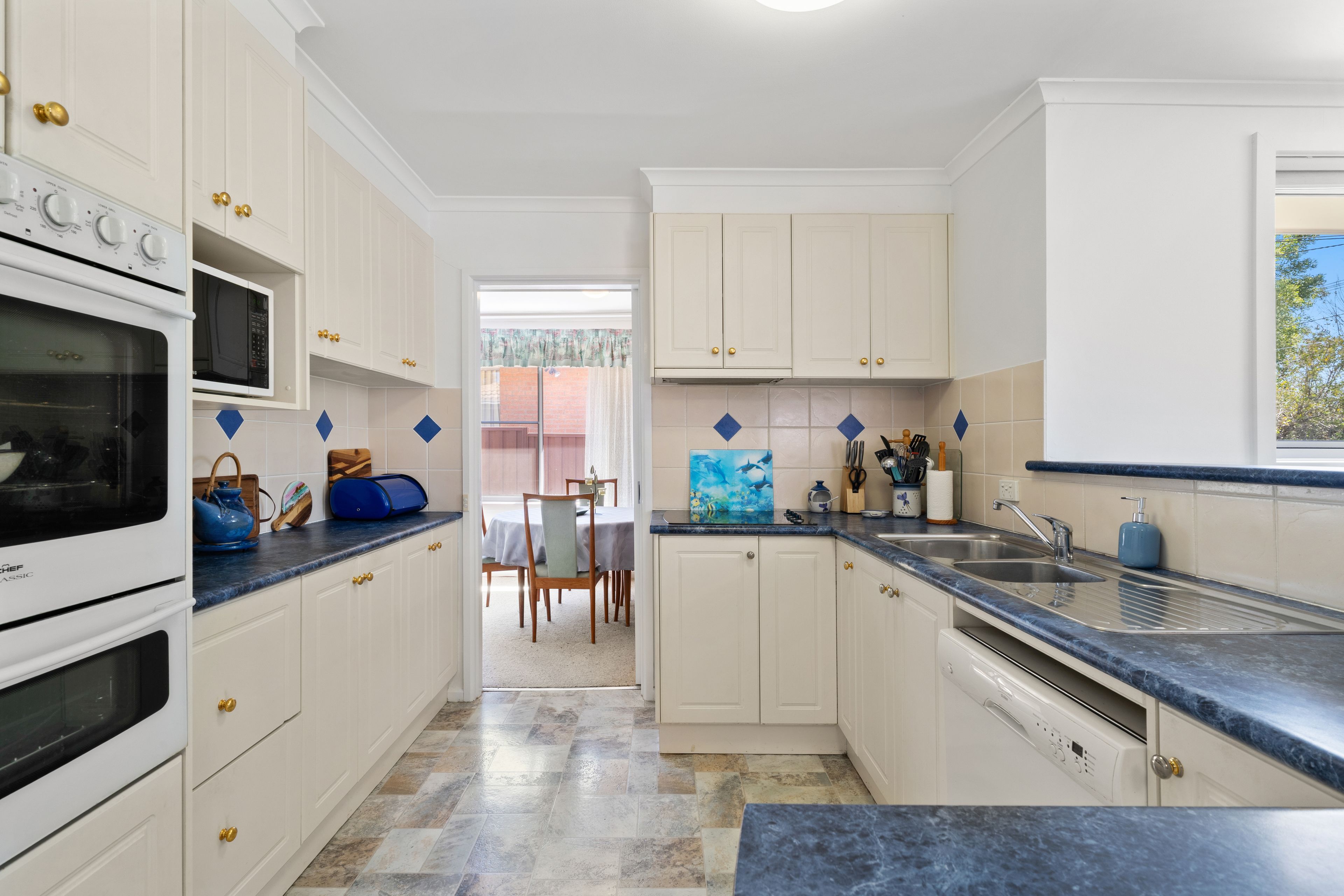 22 Dixon Drive, Holder, ACT 2611