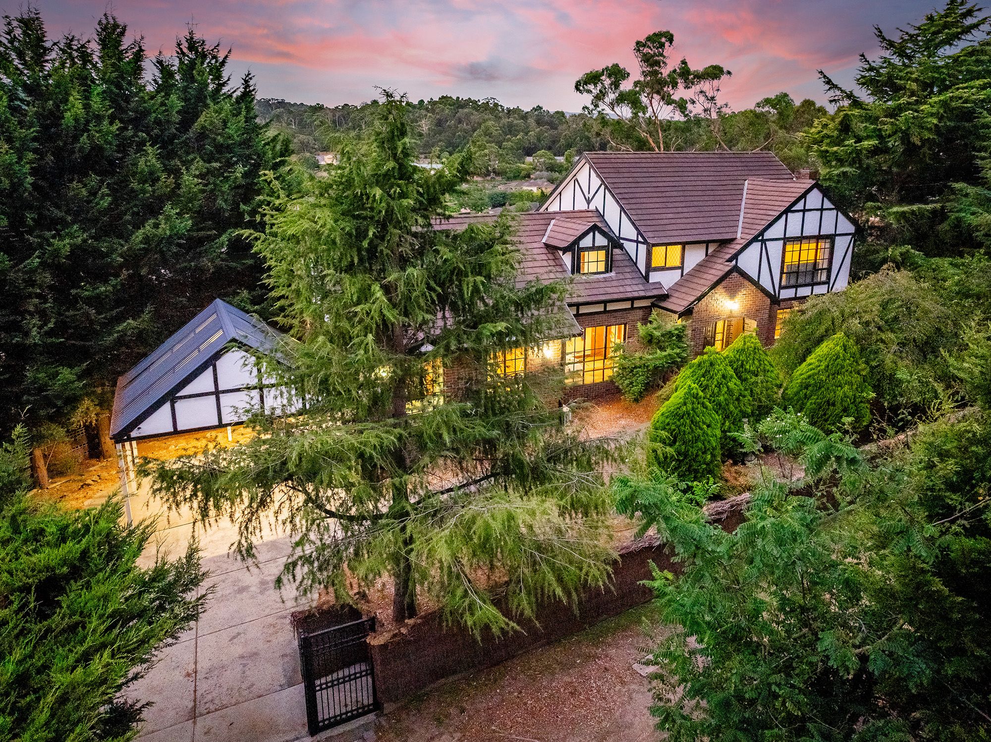 76 Churchill Park Drive, Lysterfield South, VIC 3156 House for Sale