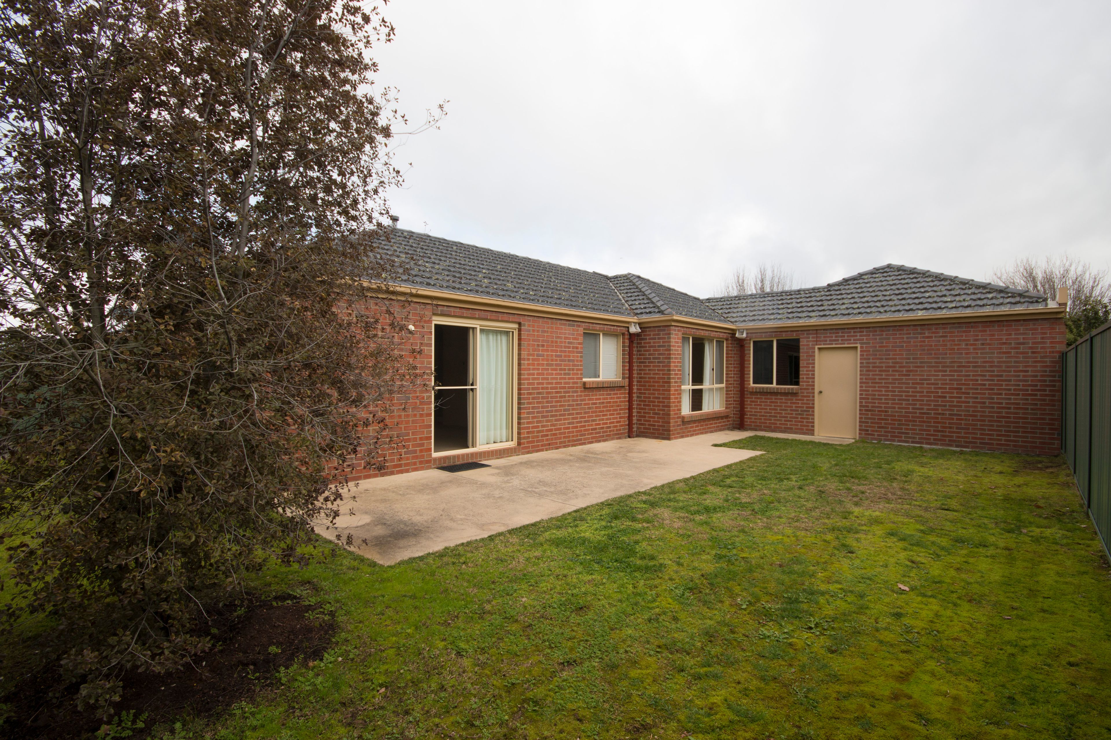 12 Parbury Avenue, Lake Gardens, VIC 3355
