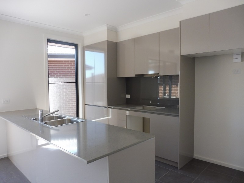 1 Kinkade Close, Cranbourne East, VIC 3977