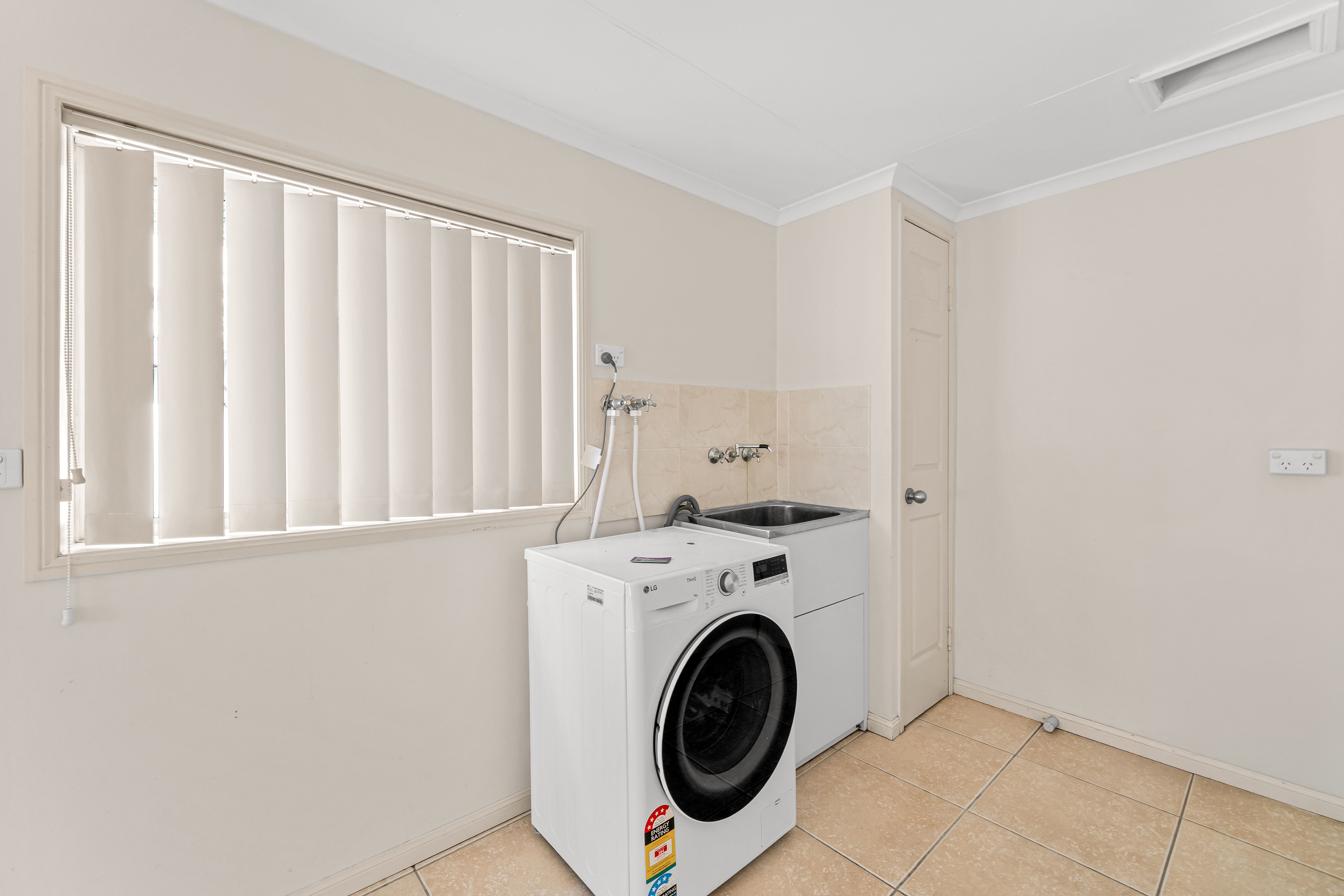 33 Mikaga Court — photo 13 of 16
