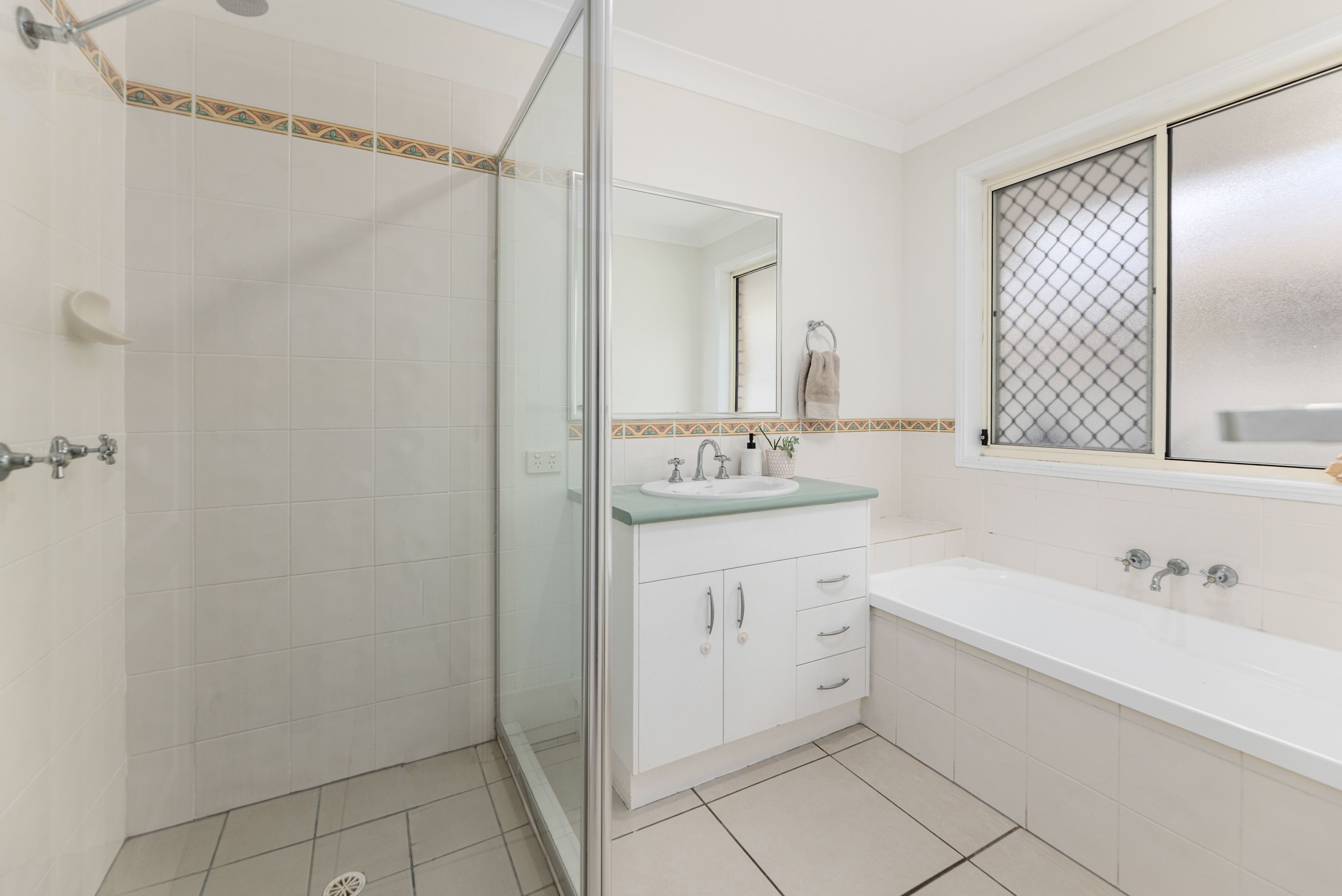 8 Mcginn Court — photo 11 of 13