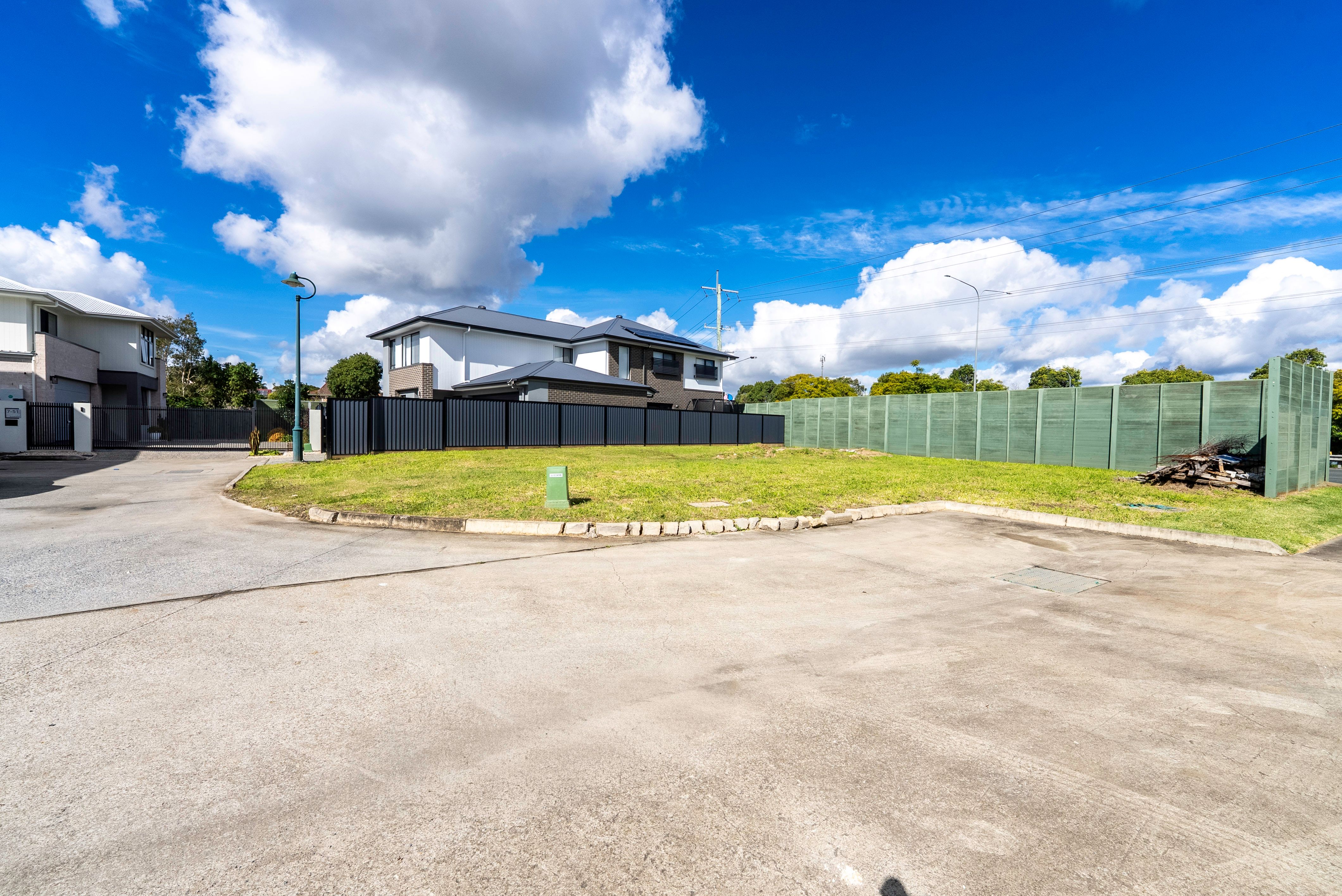51 Bardolph Place — photo 3 of 4