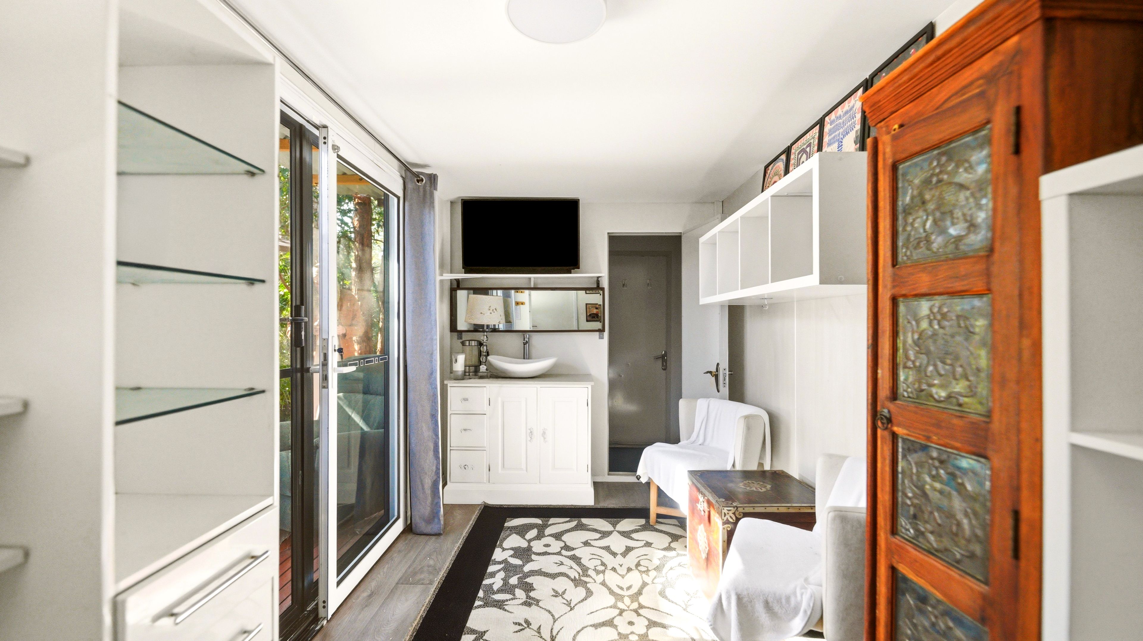 41 Clarence Street — photo 10 of 22