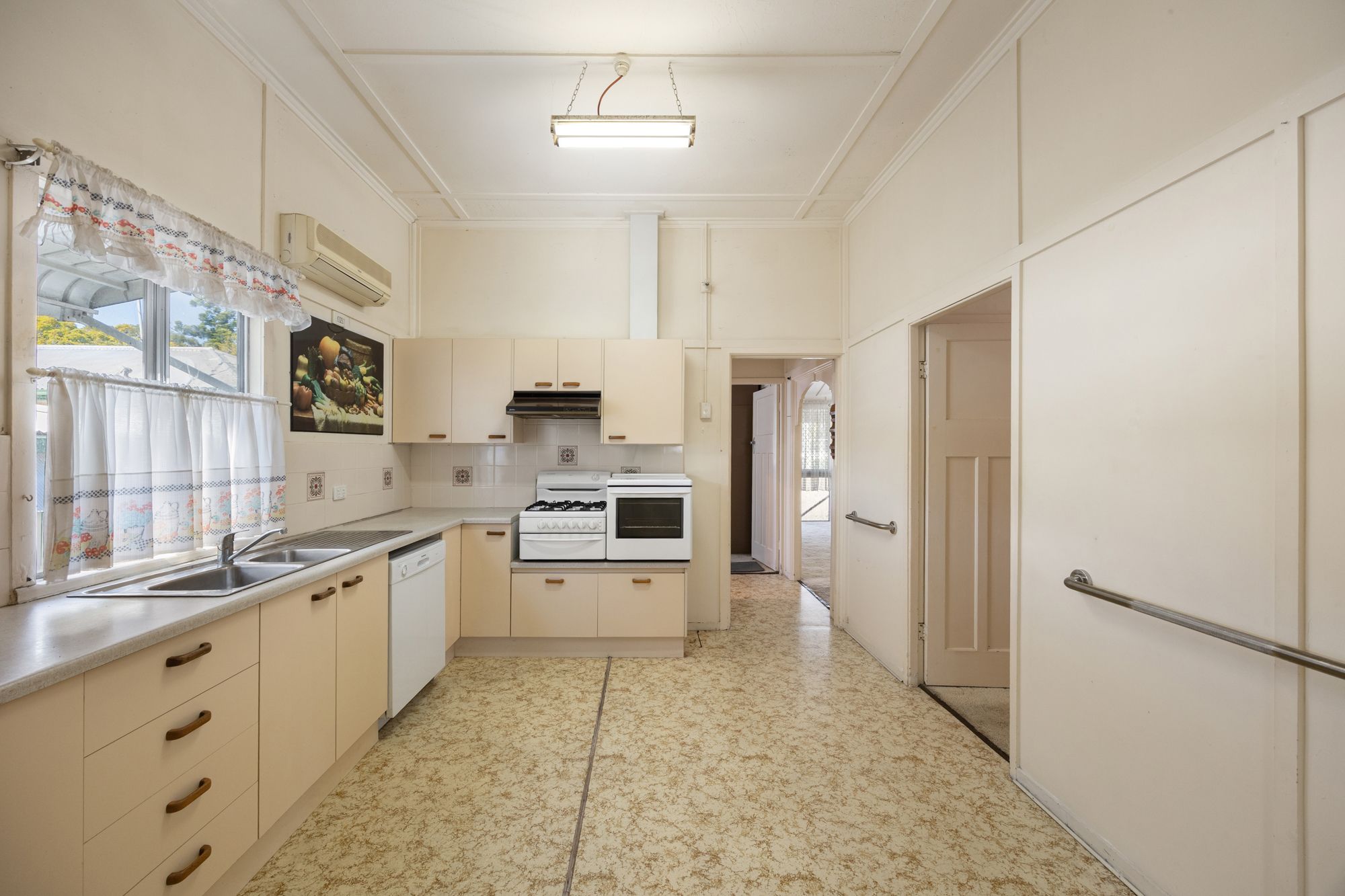 17 Barton Road — photo 5 of 17