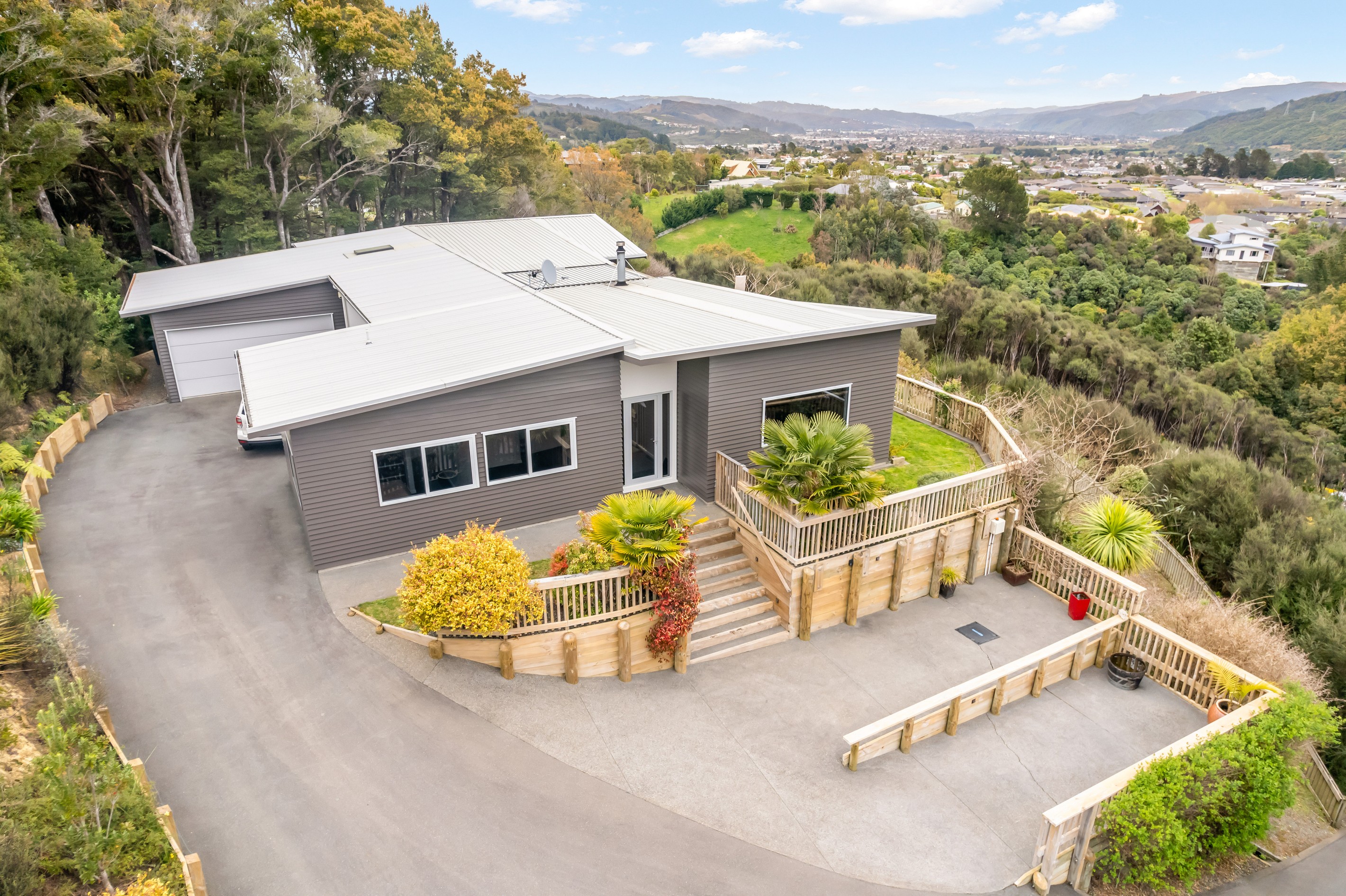 35 Mount Marua Drive, Timberlea, Upper Hutt City