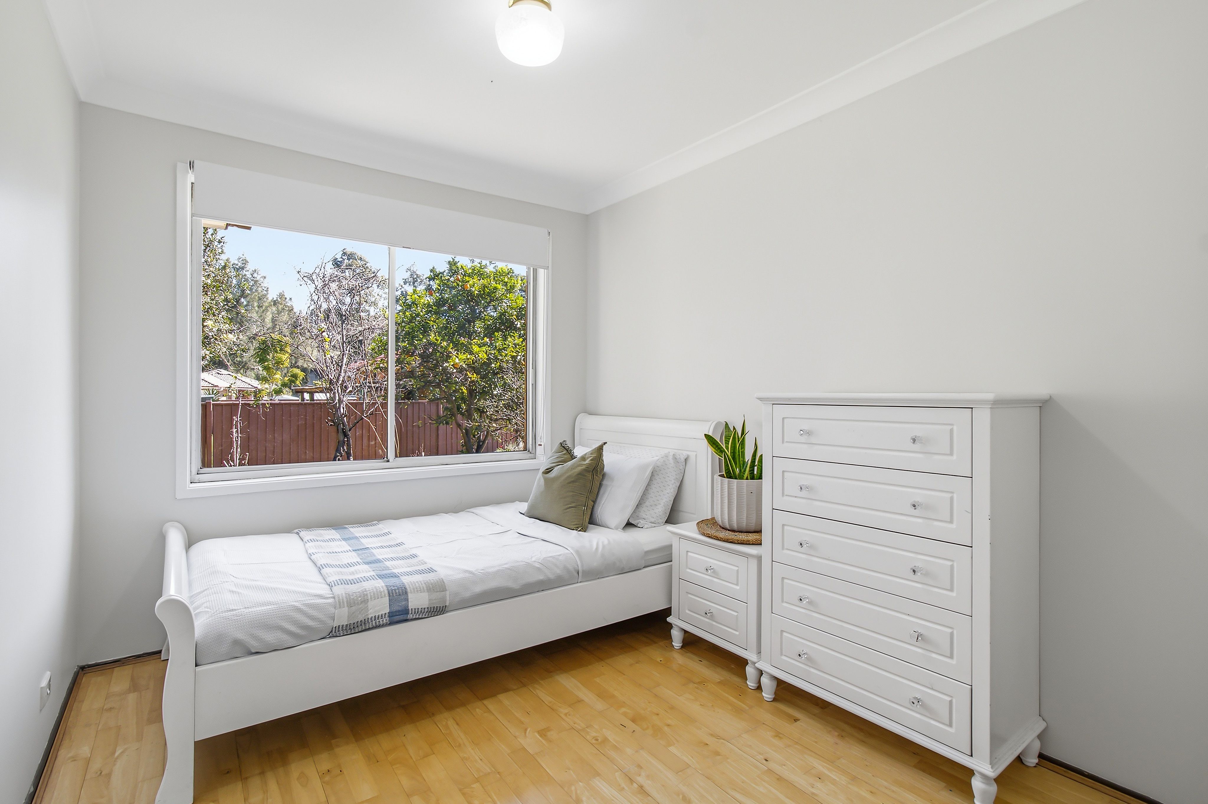 31 Elwood Crescent — photo 8 of 13