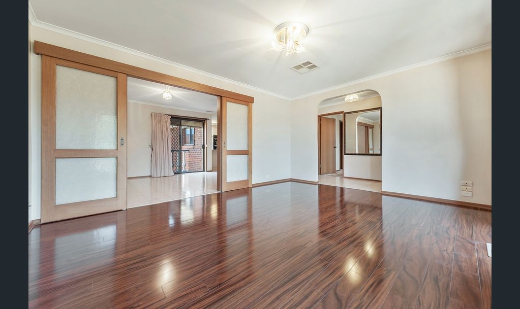 15 Rocklands Rise, Meadow Heights, VIC 3048